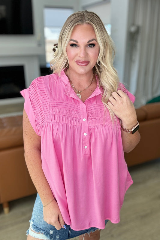 Blusa Abotonada con Detalles de Pliegues en Rosa Cosmos