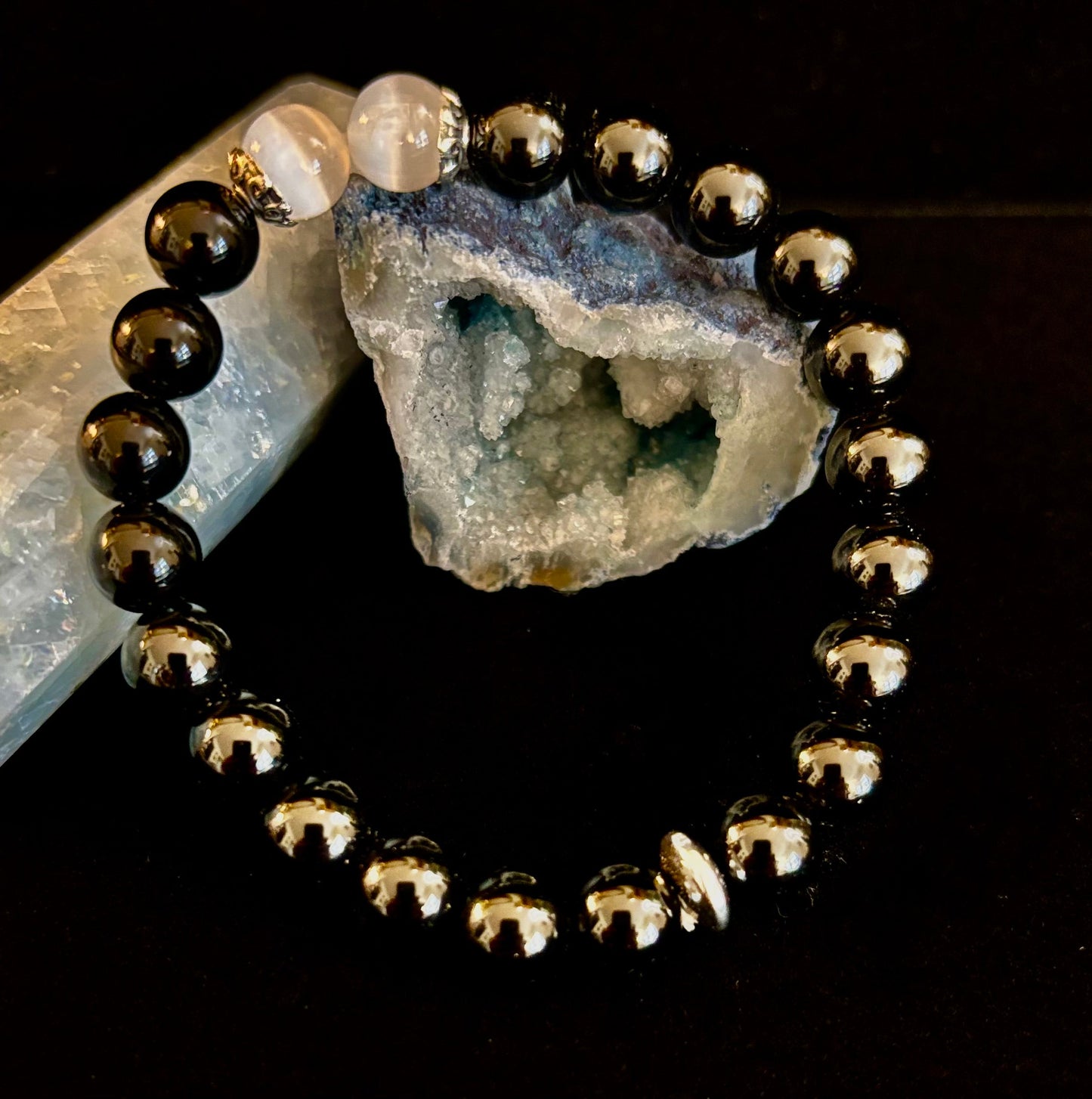 Pulsera Escudo Energético – Pulsera Protectora de Obsidiana Negra y Selenita