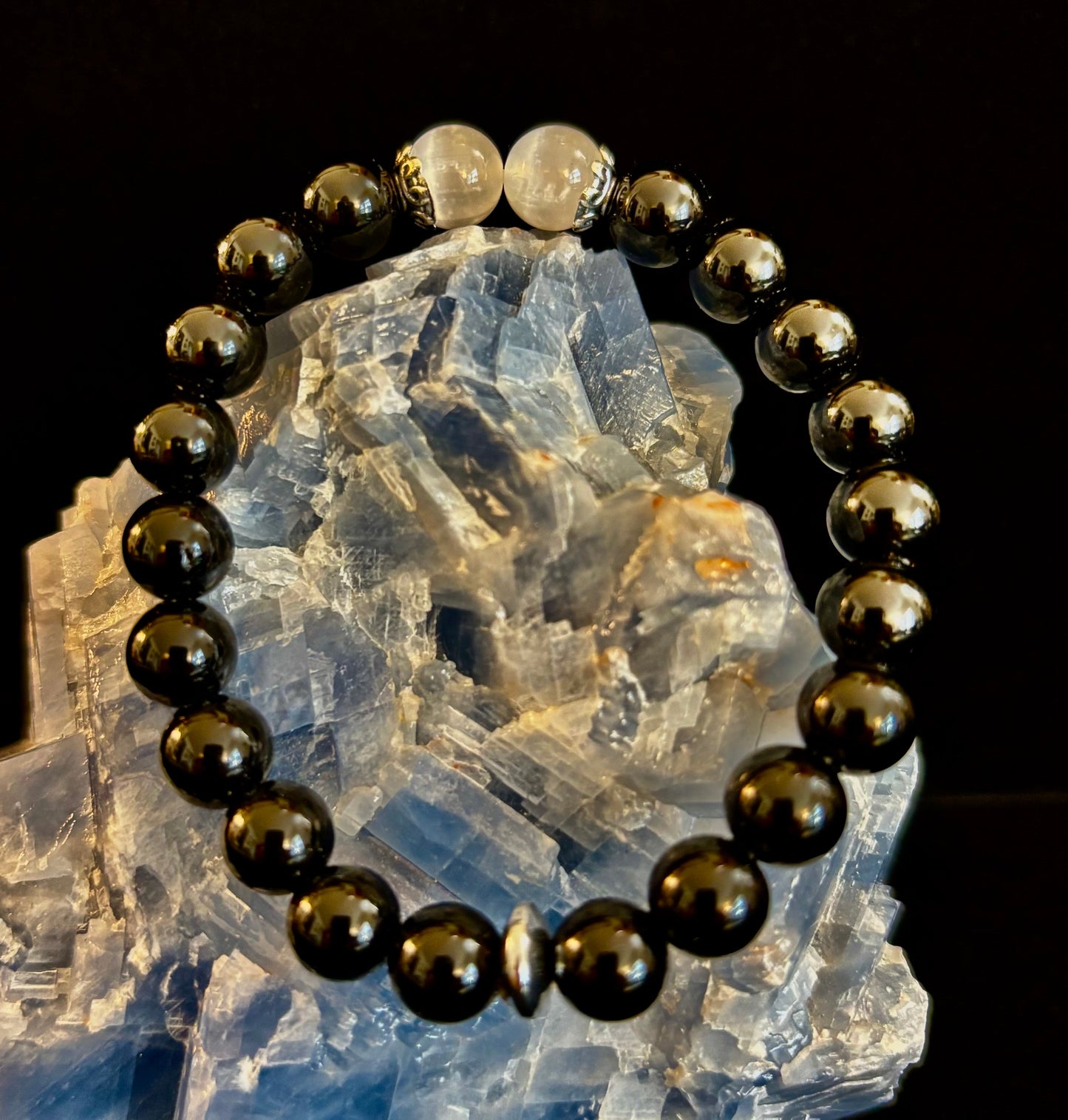 Pulsera Escudo Energético – Pulsera Protectora de Obsidiana Negra y Selenita