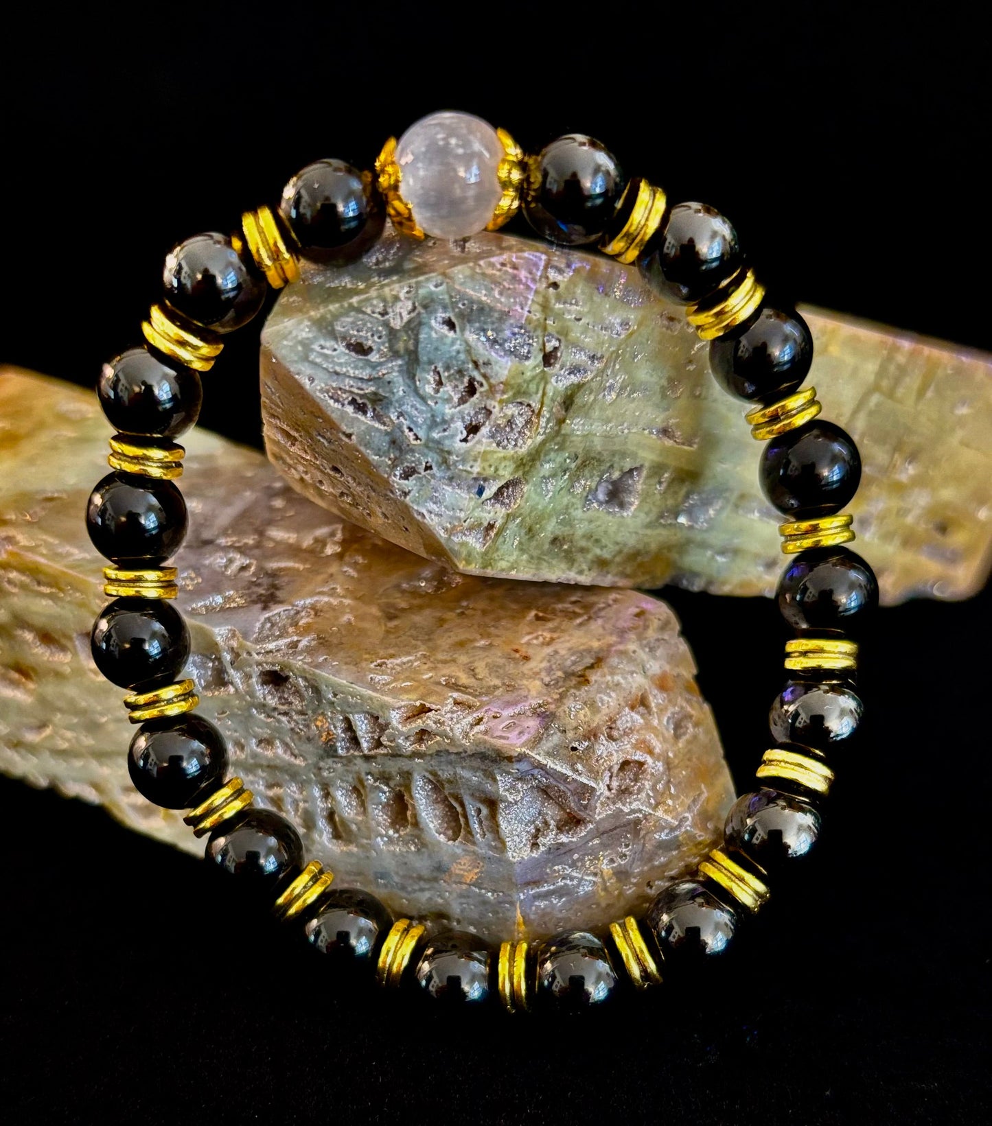 Pulsera Equilibrio Divino – Selenita y Obsidiana Negra con Detalles Dorados