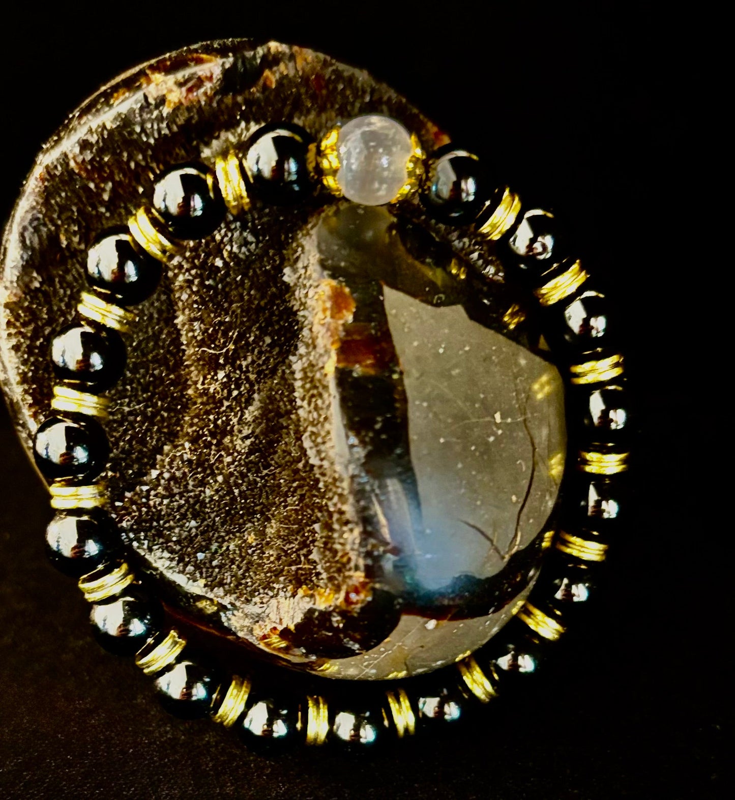Pulsera Equilibrio Divino – Selenita y Obsidiana Negra con Detalles Dorados