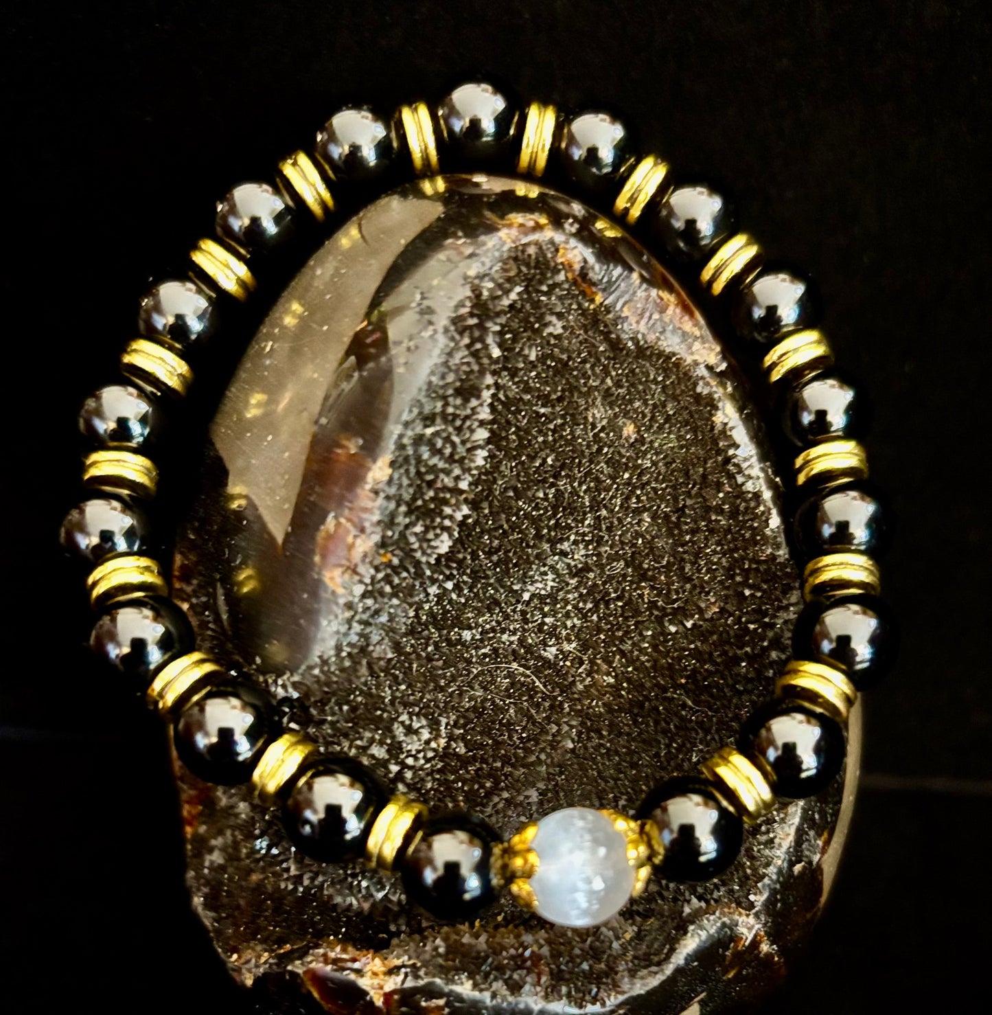 Pulsera Equilibrio Divino – Selenita y Obsidiana Negra con Detalles Dorados
