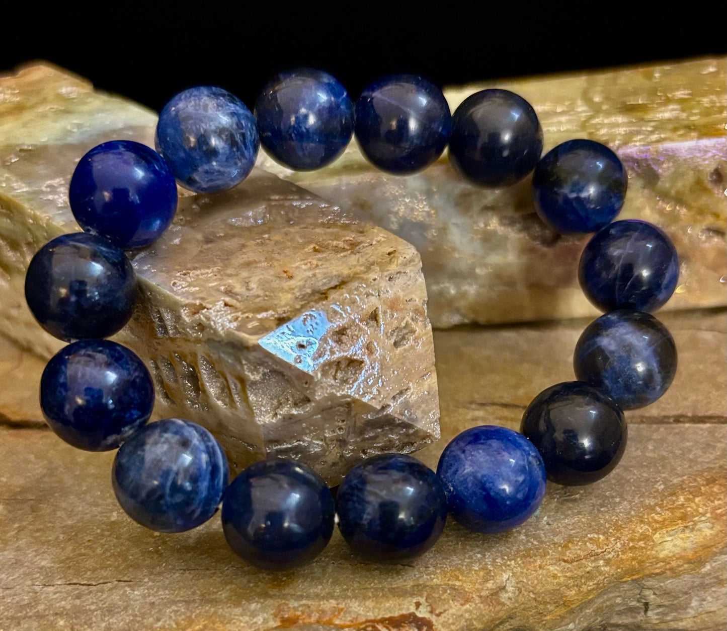 Pulsera de gema de sodalita – Intuición, verdad y equilibrio emocional (opciones de tamaño de muñeca pequeño a grande)