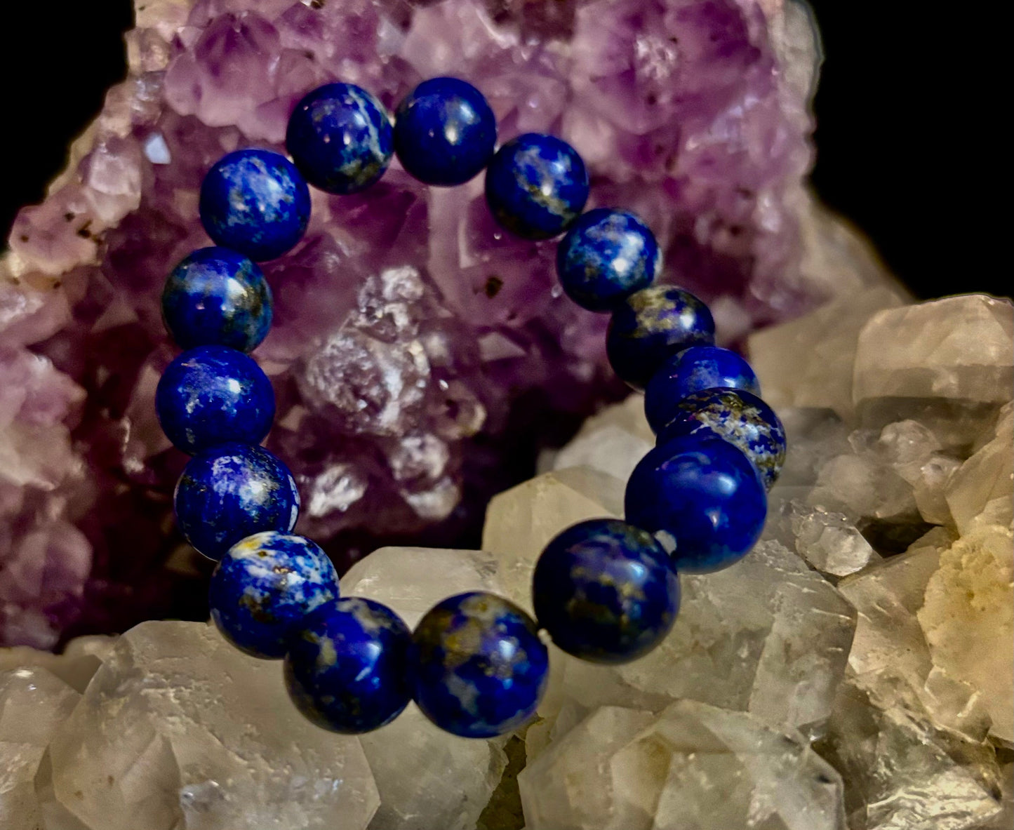 Pulsera Curativa de Lapislázuli – Sabiduría, Verdad y Fuerza Interior