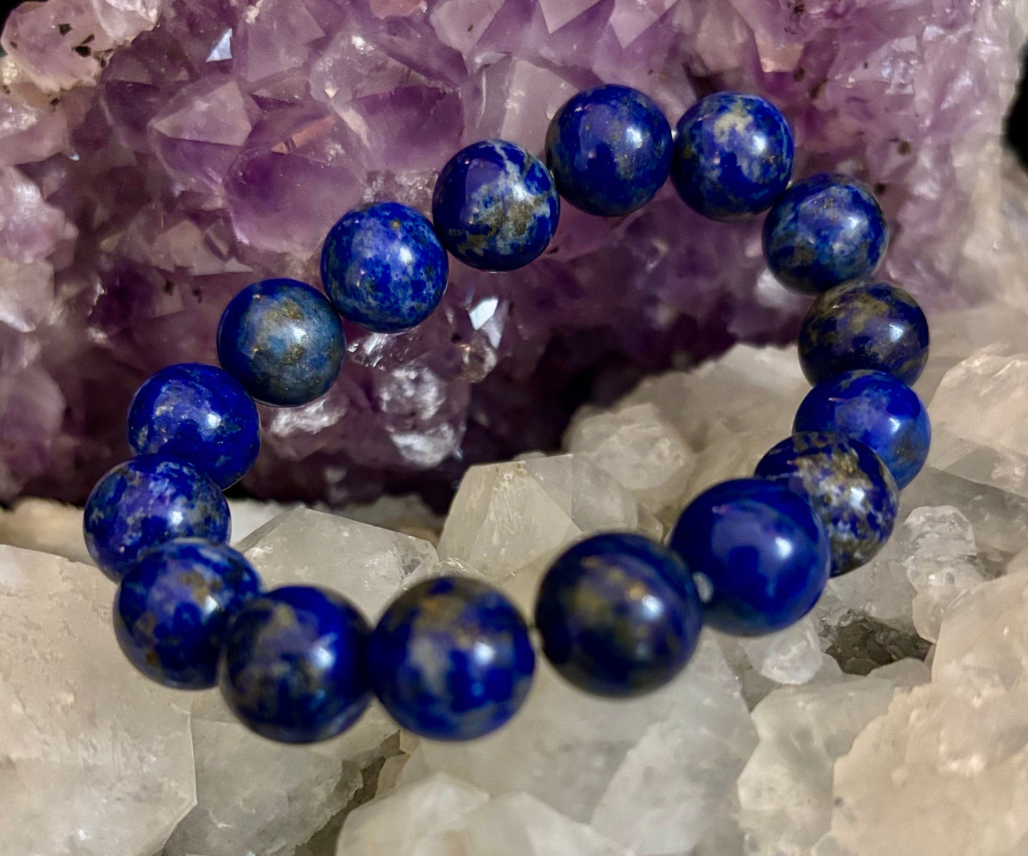 Pulsera Curativa de Lapislázuli – Sabiduría, Verdad y Fuerza Interior