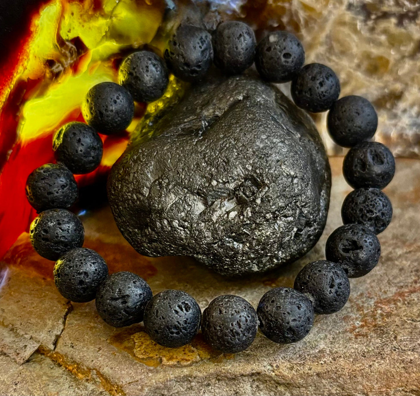 Pulsera Grounded Energy de roca volcánica – Fuerza • Estabilidad • Protección (10 mm, muñecas pequeñas)