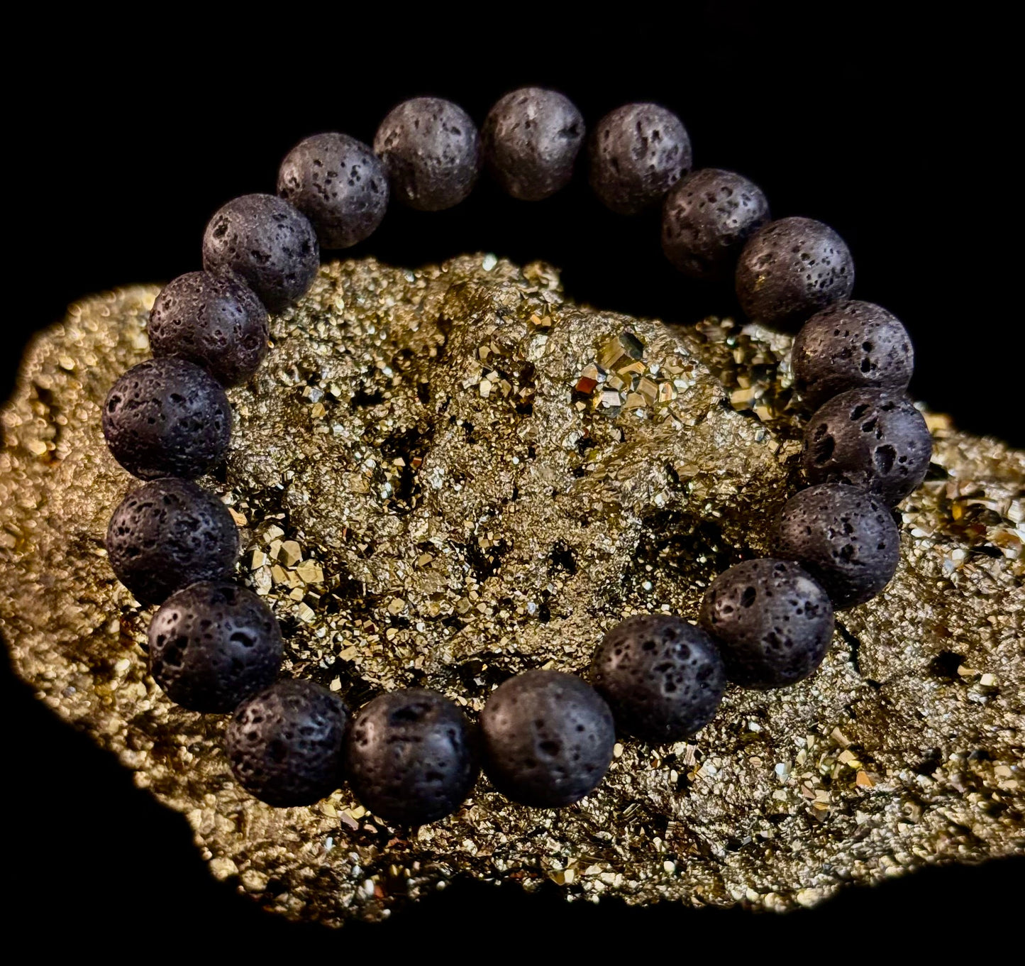 Pulsera Grounded Energy de roca volcánica – Fuerza • Estabilidad • Protección (10 mm, muñecas pequeñas)
