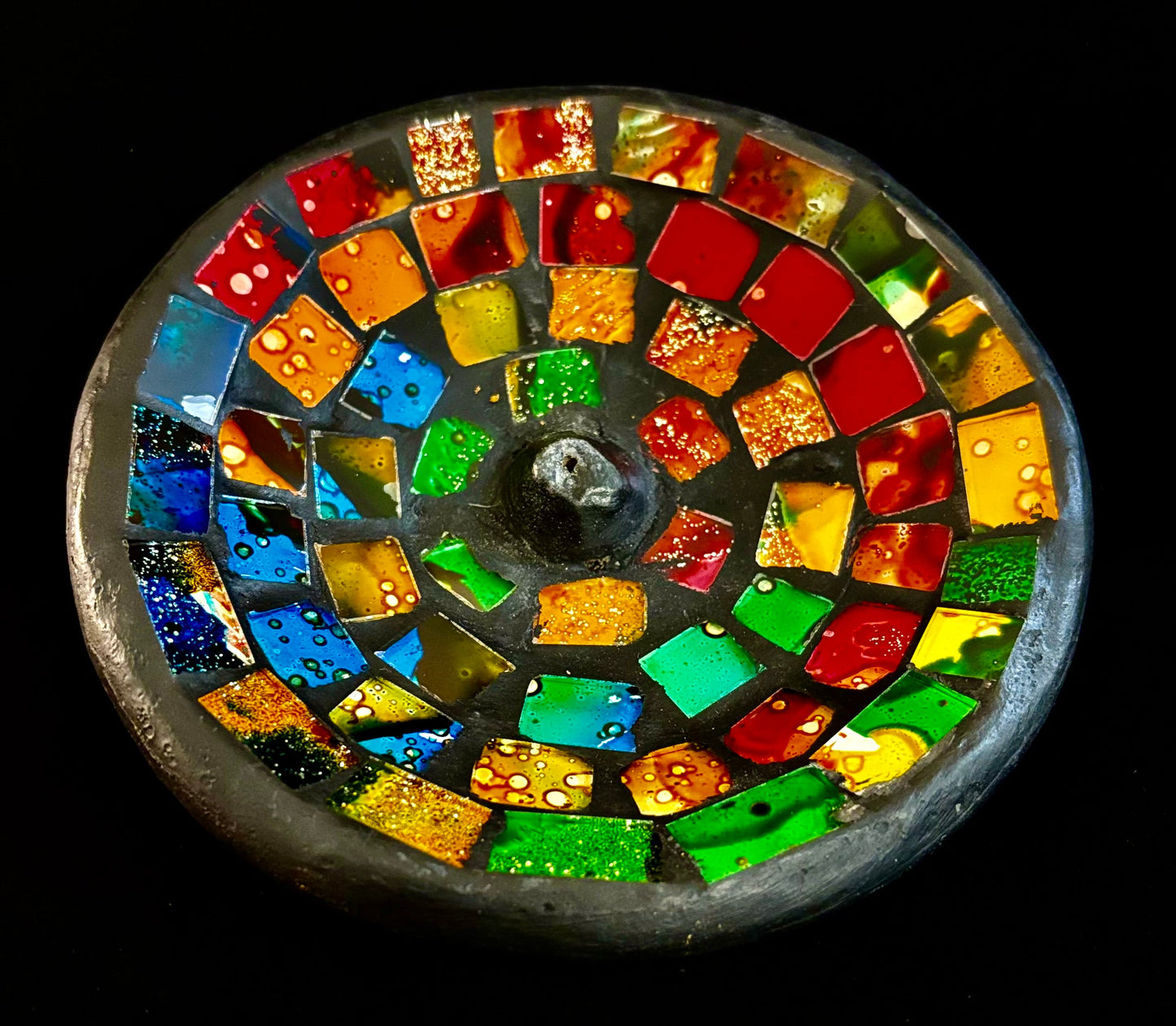 Quemador de Incienso Mosaico Artesanal | Recogedor de Cenizas Arcoíris de Indonesia (12 cm de Ancho)