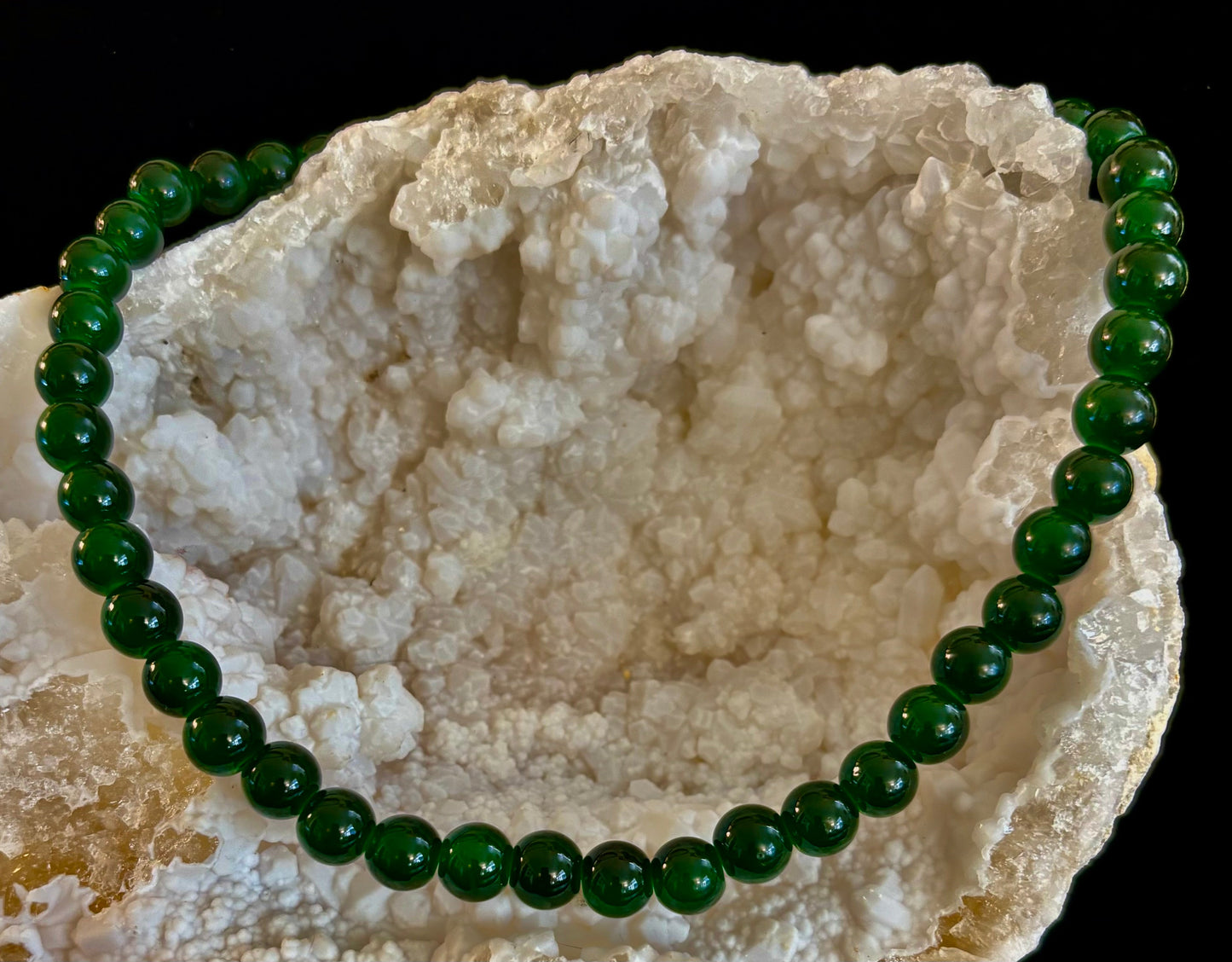 Gargantilla de cuentas verde esmeralda de 8 mm – Atrevida, Atemporal y Vibrante 💚✨