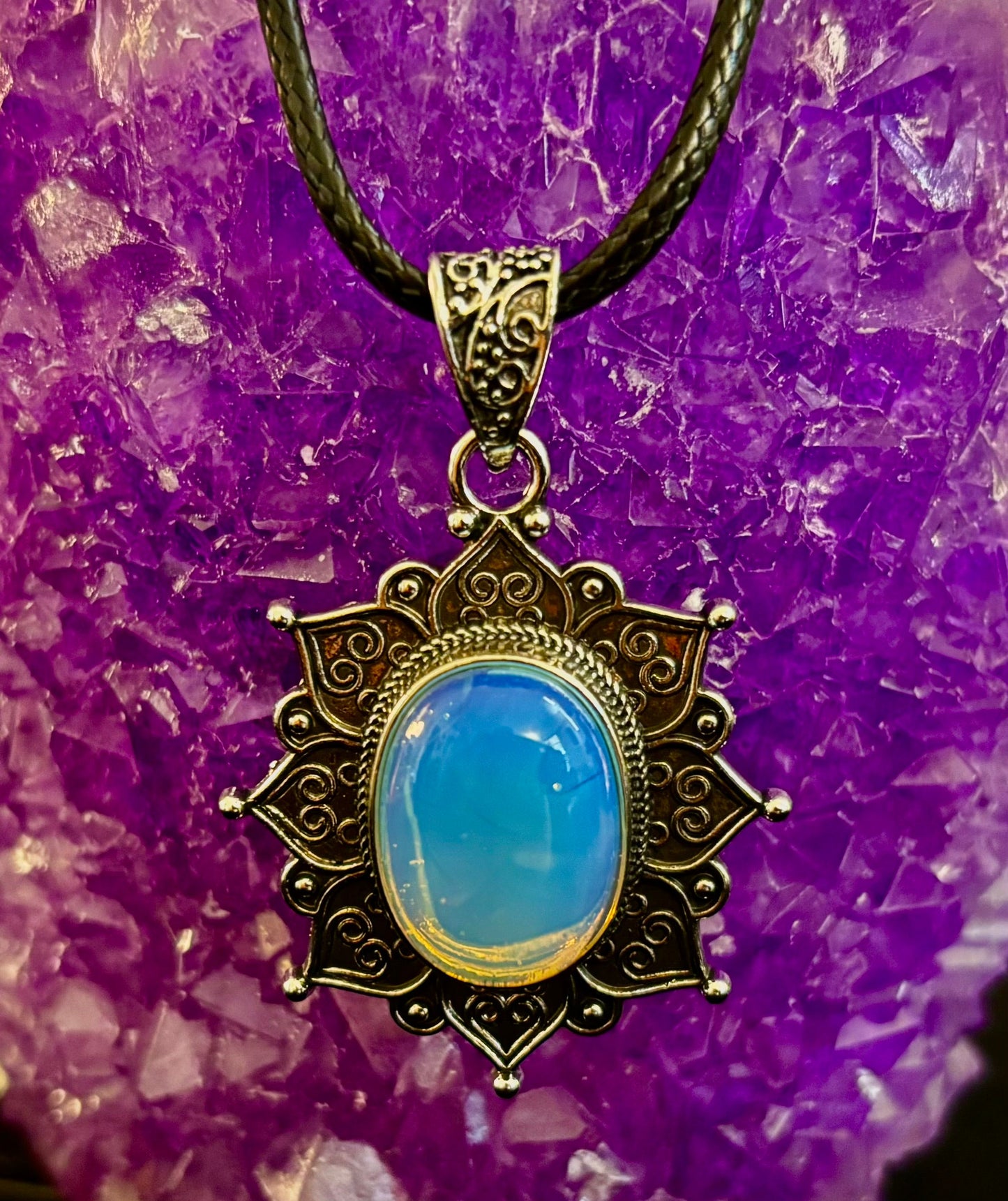 Collar con colgante de piedra lunar y girasol bohemio