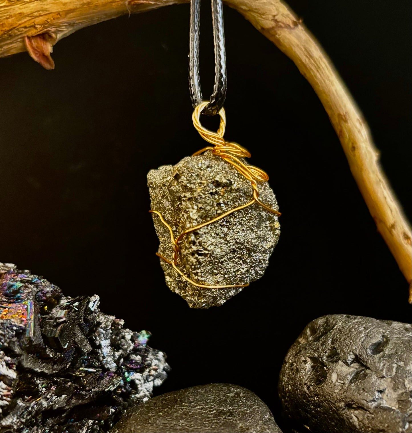 Collar de pirita hecho a mano – Cristal auténtico para la abundancia y la fuerza