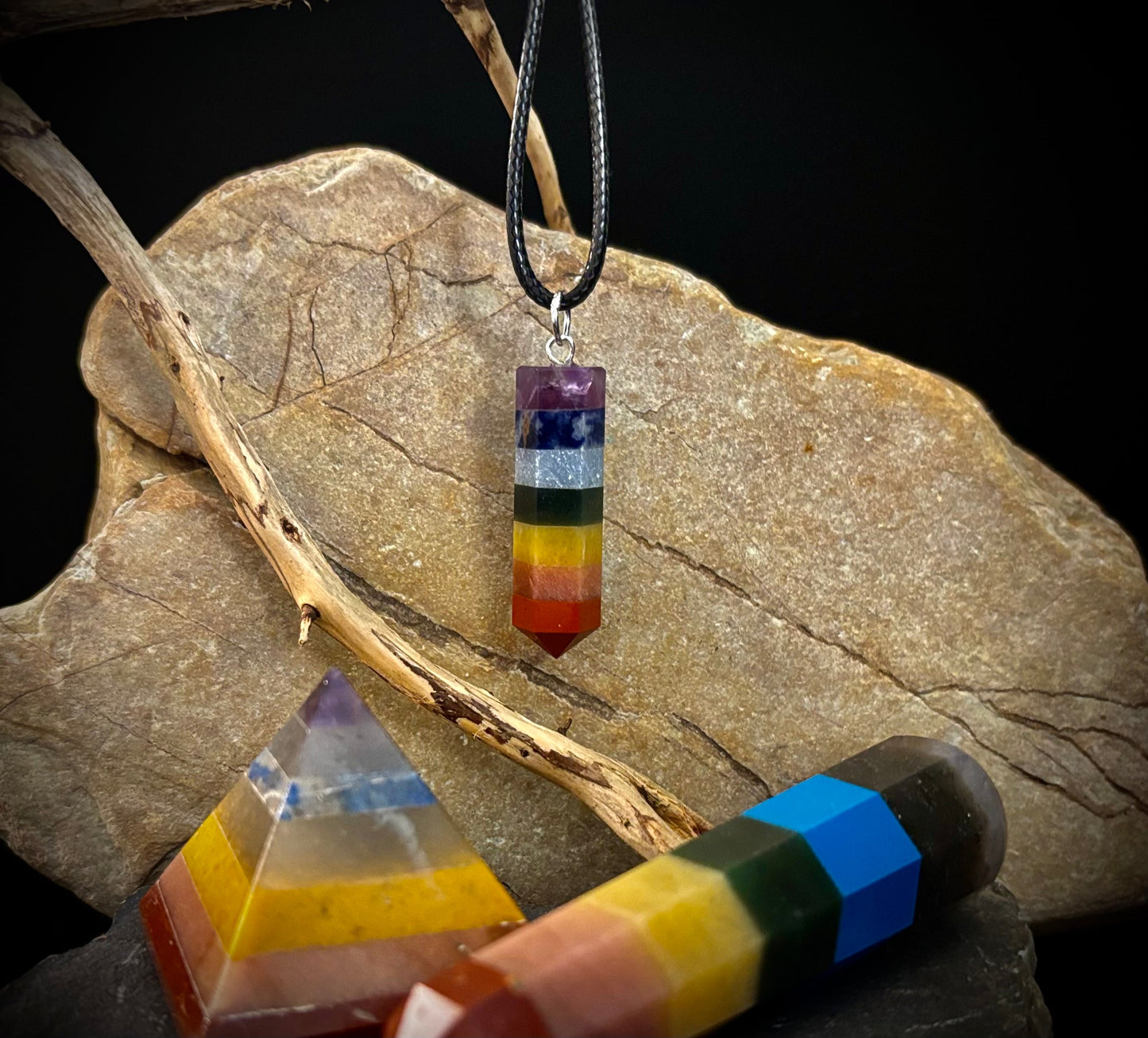 Collar de cristal de chakra – Colgante curativo de 7 capas en cadena y cordón (piedra de 2,5 cm)