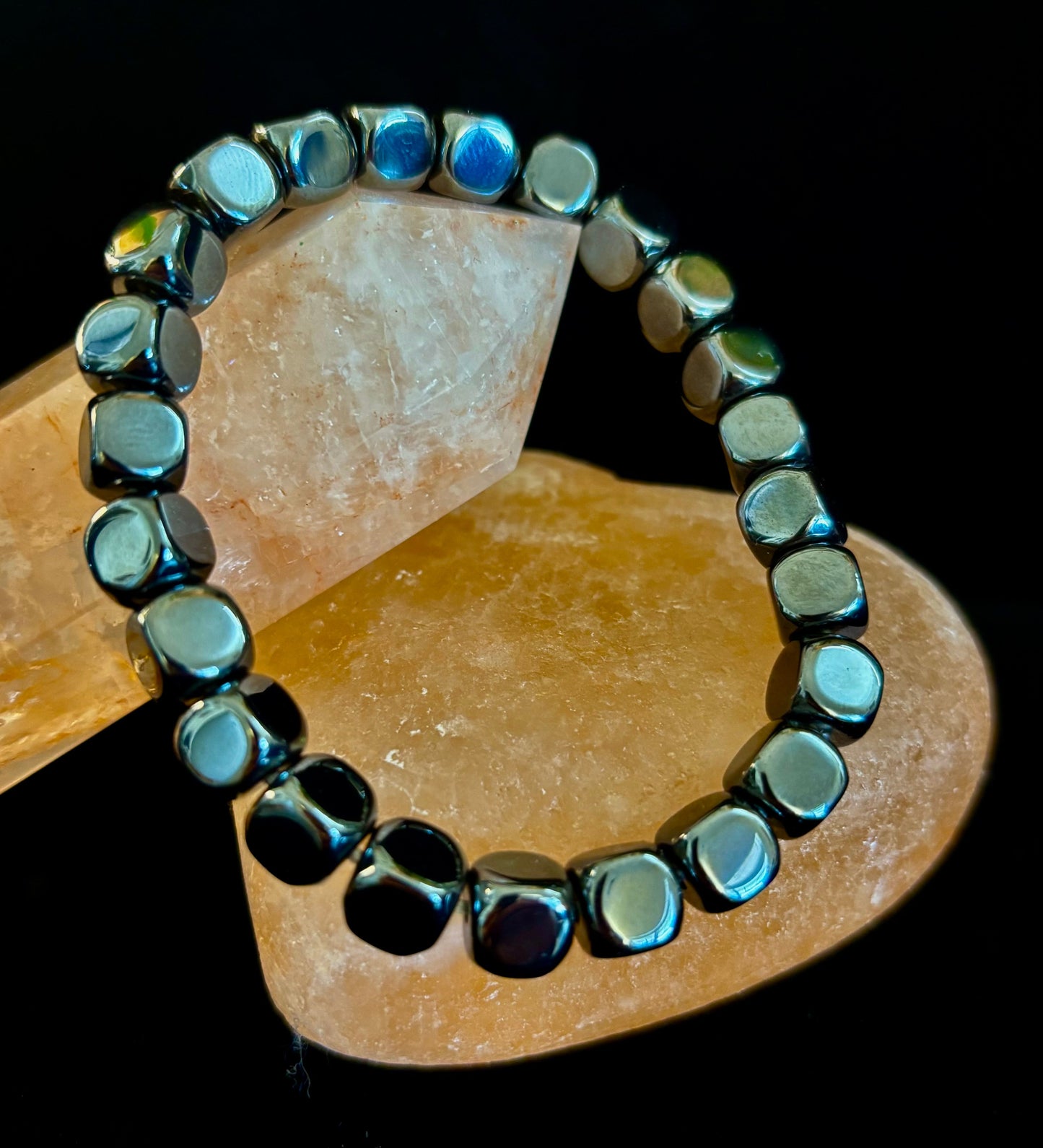 Pulsera de Cuentas de Hematita en Cubo | Energía de Enraizamiento y Equilibrio | Unisex Ajuste Elástico de 7.8mm