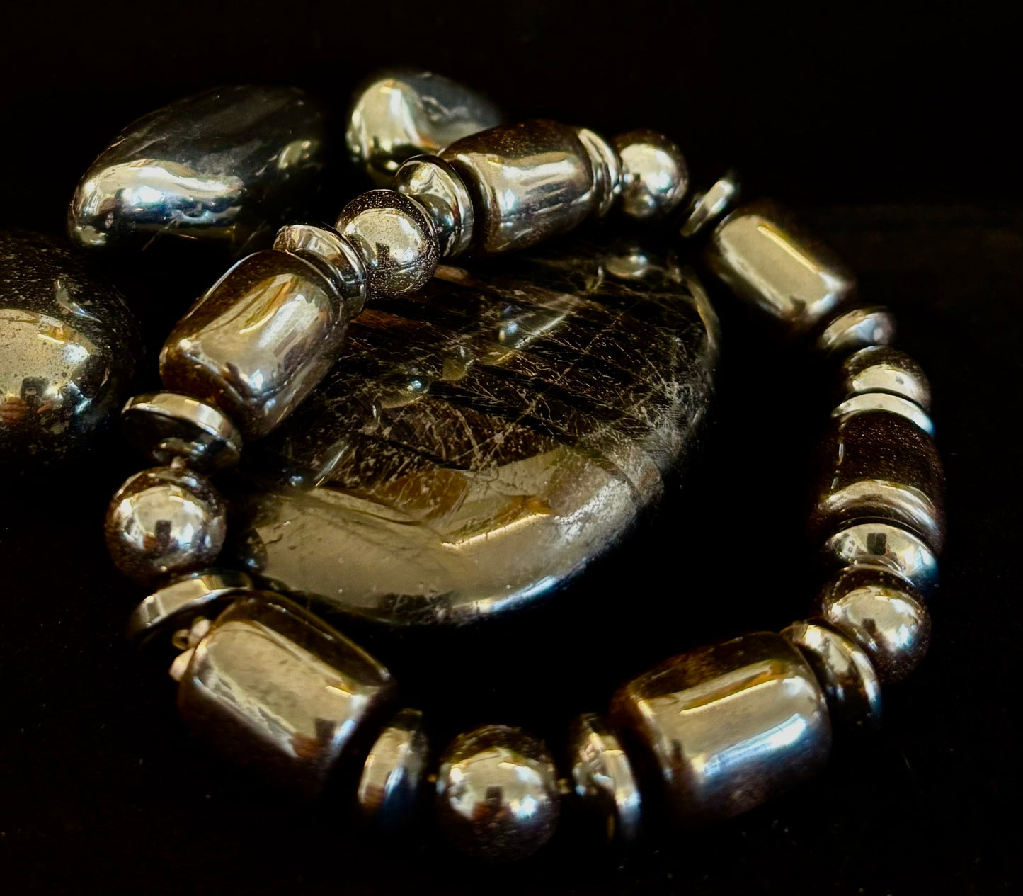 Pulsera Power Play | Piedra Curativa Geométrica para Fuerza y Estilo (Muñecas Grandes)