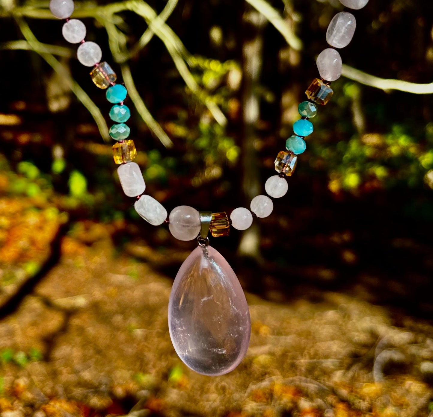 Collar Harmony Brillo Rosado | Joyería Elegante de Cuentas Distintiva