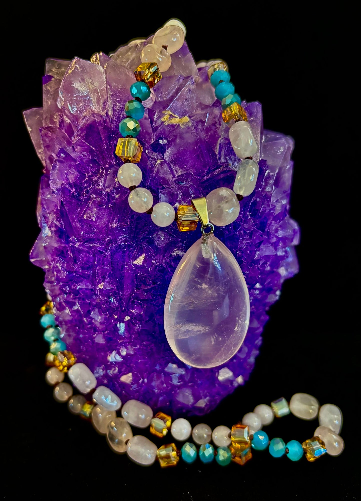 Collar Harmony Brillo Rosado | Joyería Elegante de Cuentas Distintiva
