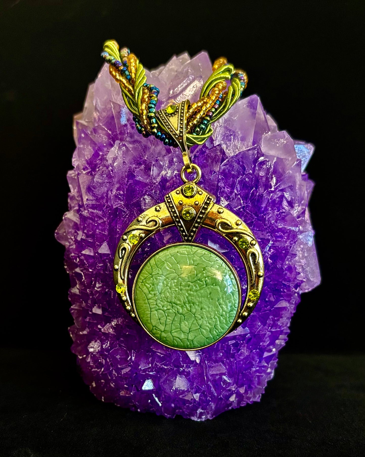 Collar Diosa Verde Bohemia | Colgante llamativo de cuentas hecho a mano de inspiración vintage