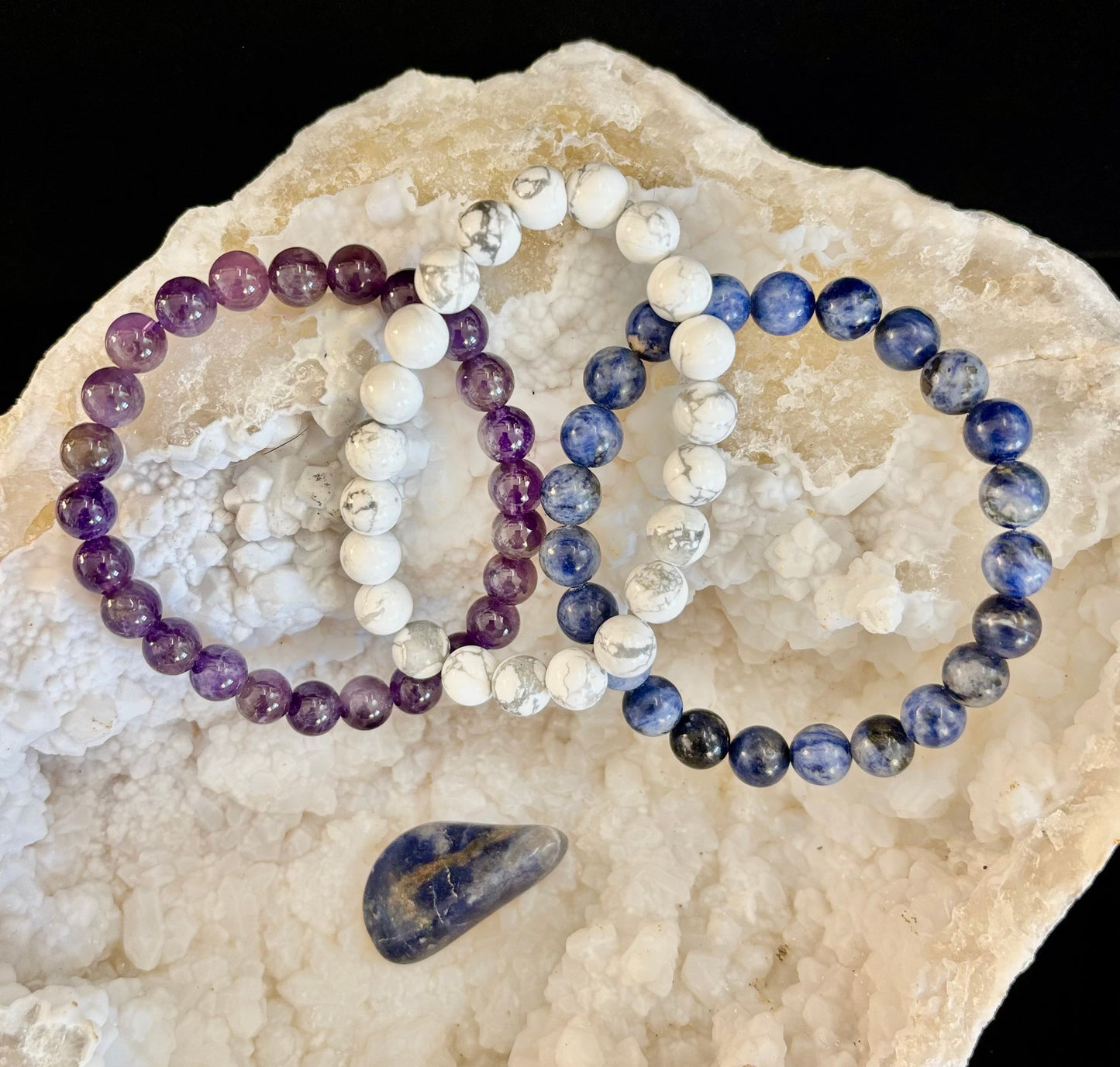 Juego de Pulseras de Intenciones – Serenidad (Amatista, Sodalita y Haulita)