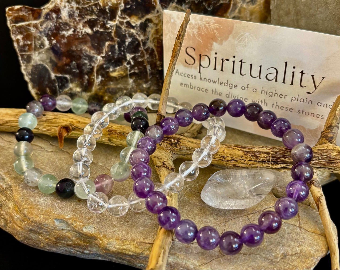 Juego de pulseras con intenciones – Espiritualidad (cuarzo transparente, amatista y fluorita)
