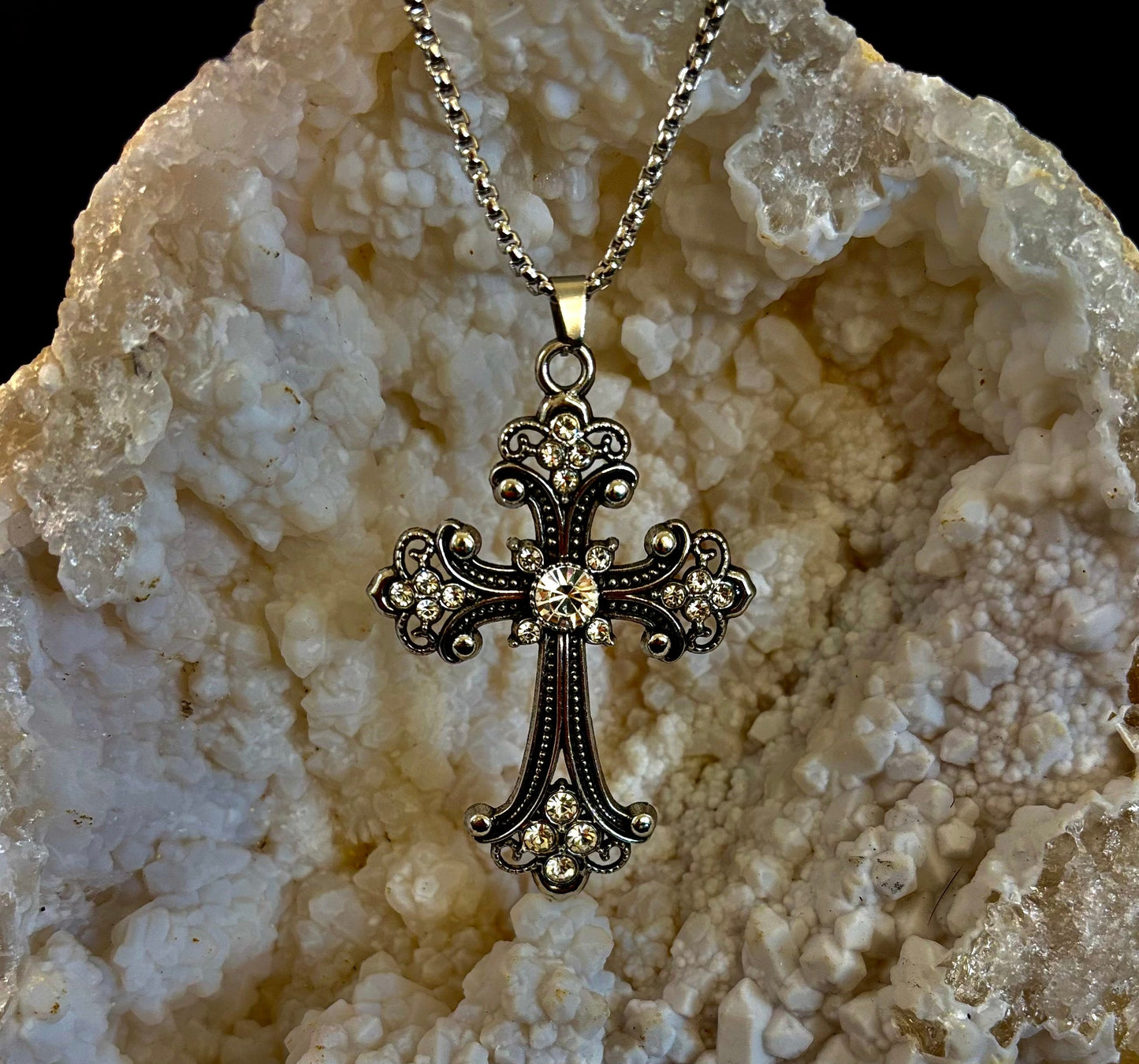 Collar Cruz Vintage Nuestra Señora de Guadalupe — Dije Católico Tono Plata — Inspirado en Puerto Vallarta México — Joyería de Protección Sagrada