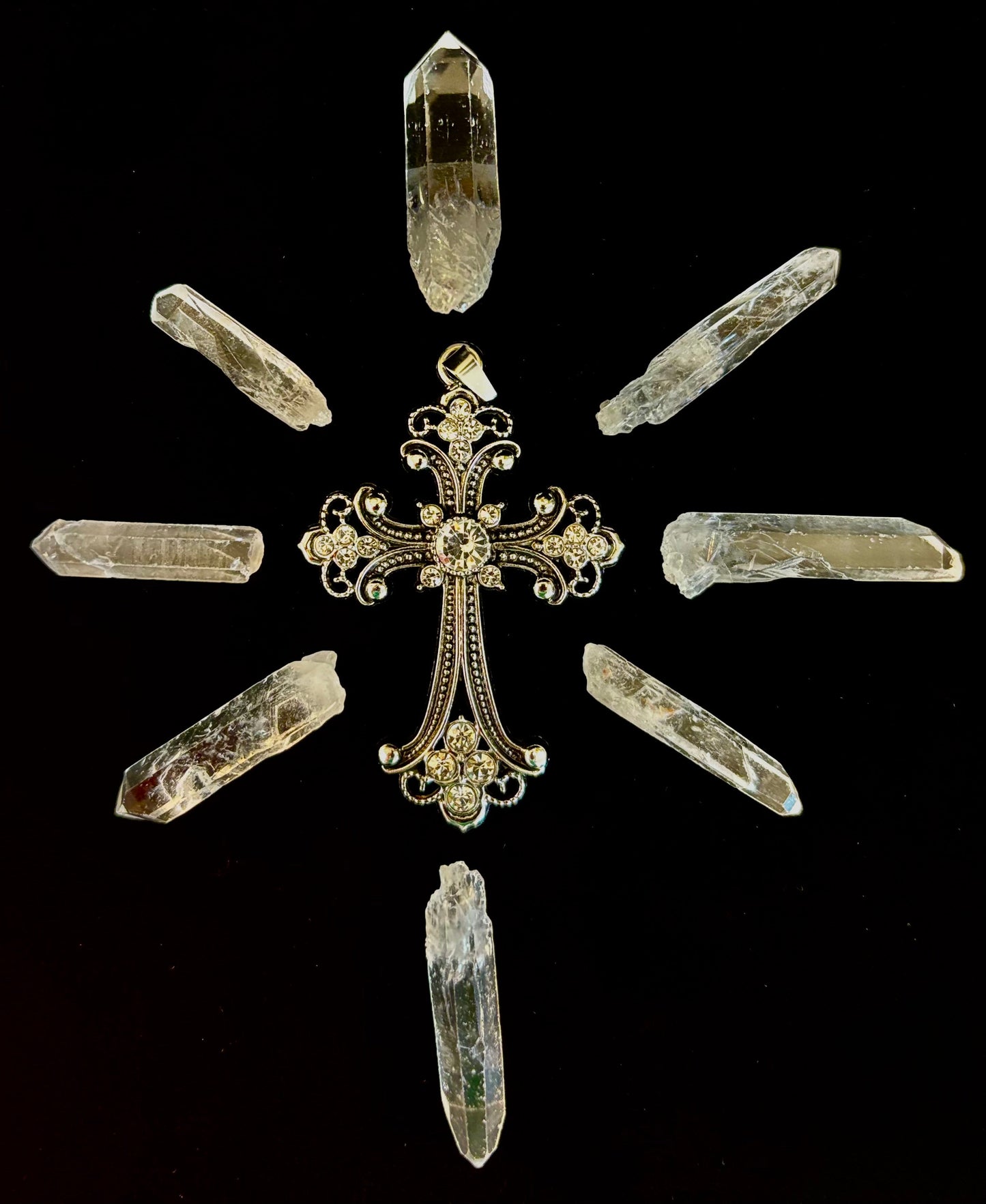 Collar Cruz Vintage Nuestra Señora de Guadalupe — Dije Católico Tono Plata — Inspirado en Puerto Vallarta México — Joyería de Protección Sagrada