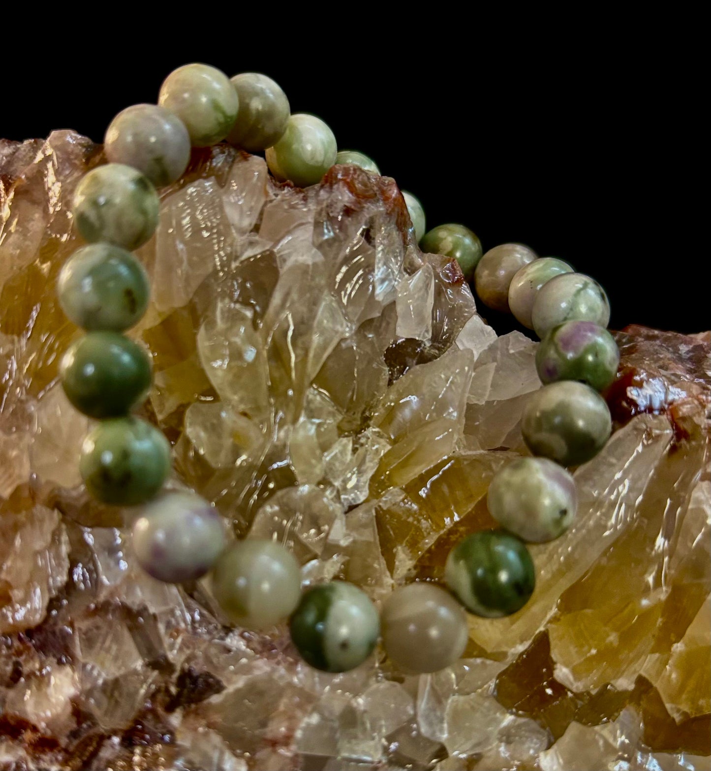 Pulsera Curativa de Jade de la Paz – Piedra Calmante de 8mm para Muñecas Medianas