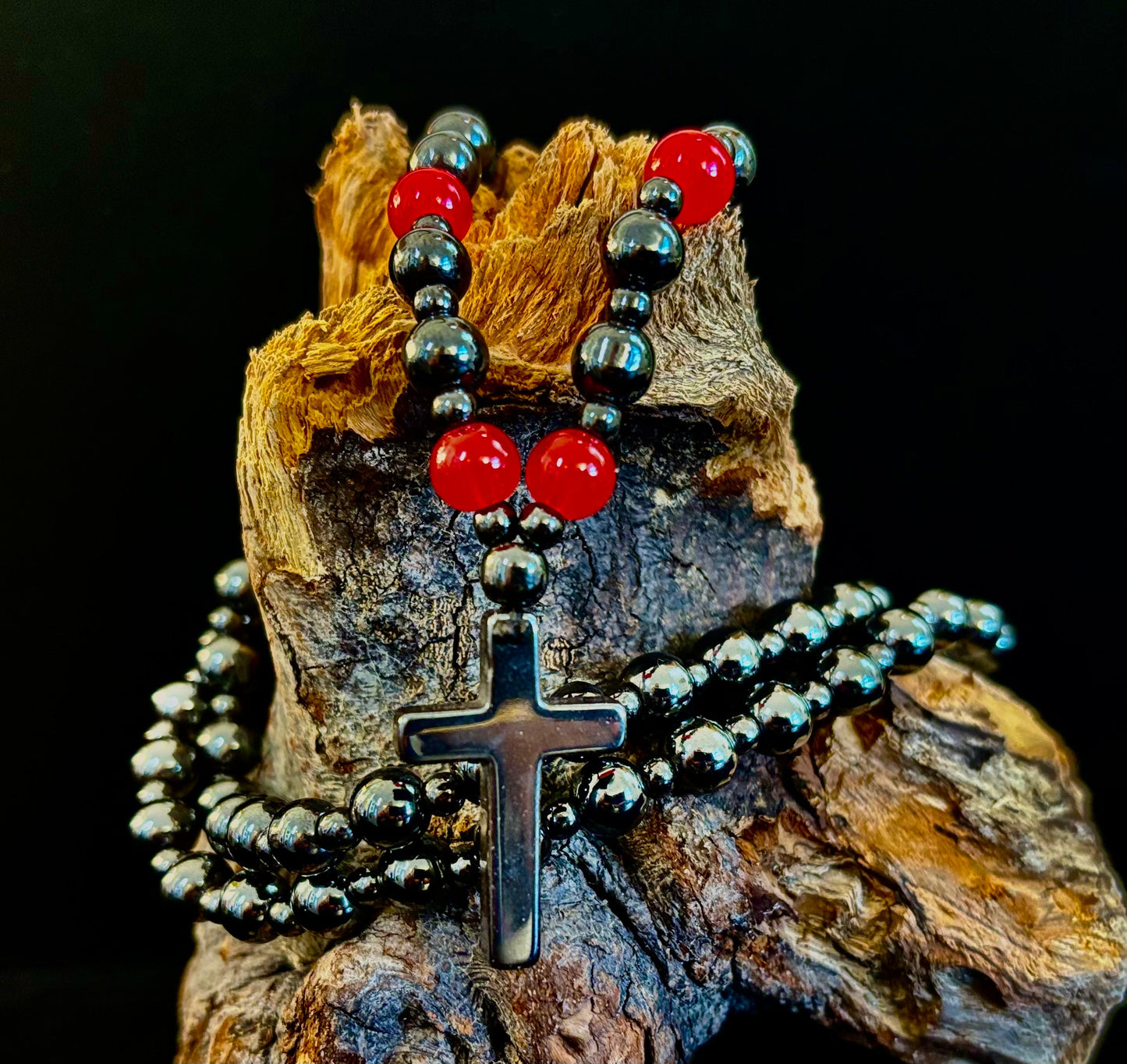 Collar cruzado de cadena de bolas de hematita magnética – Piedras naturales negras y rojas (24 pulgadas)