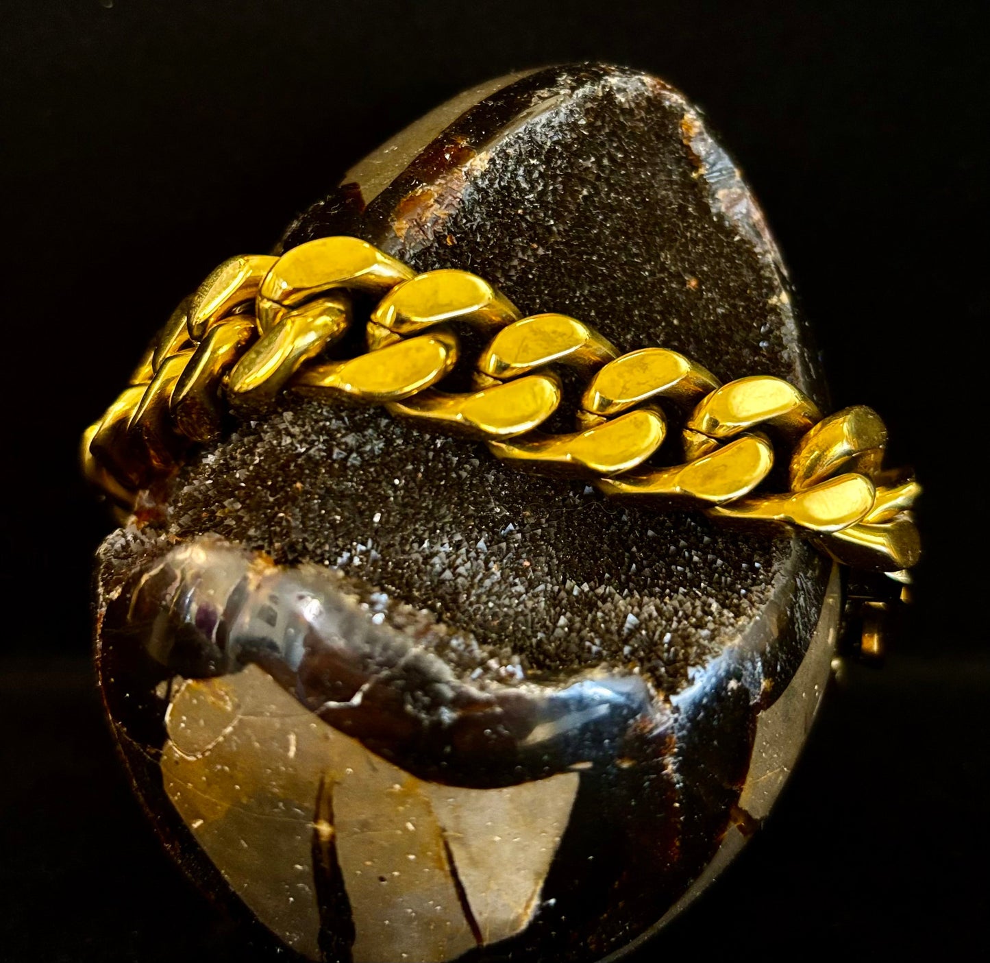 Pulsera de cadena de acero de titanio inclusiva para todos los géneros – Eslabón cubano de 22 cm, plata/oro/arcoíris