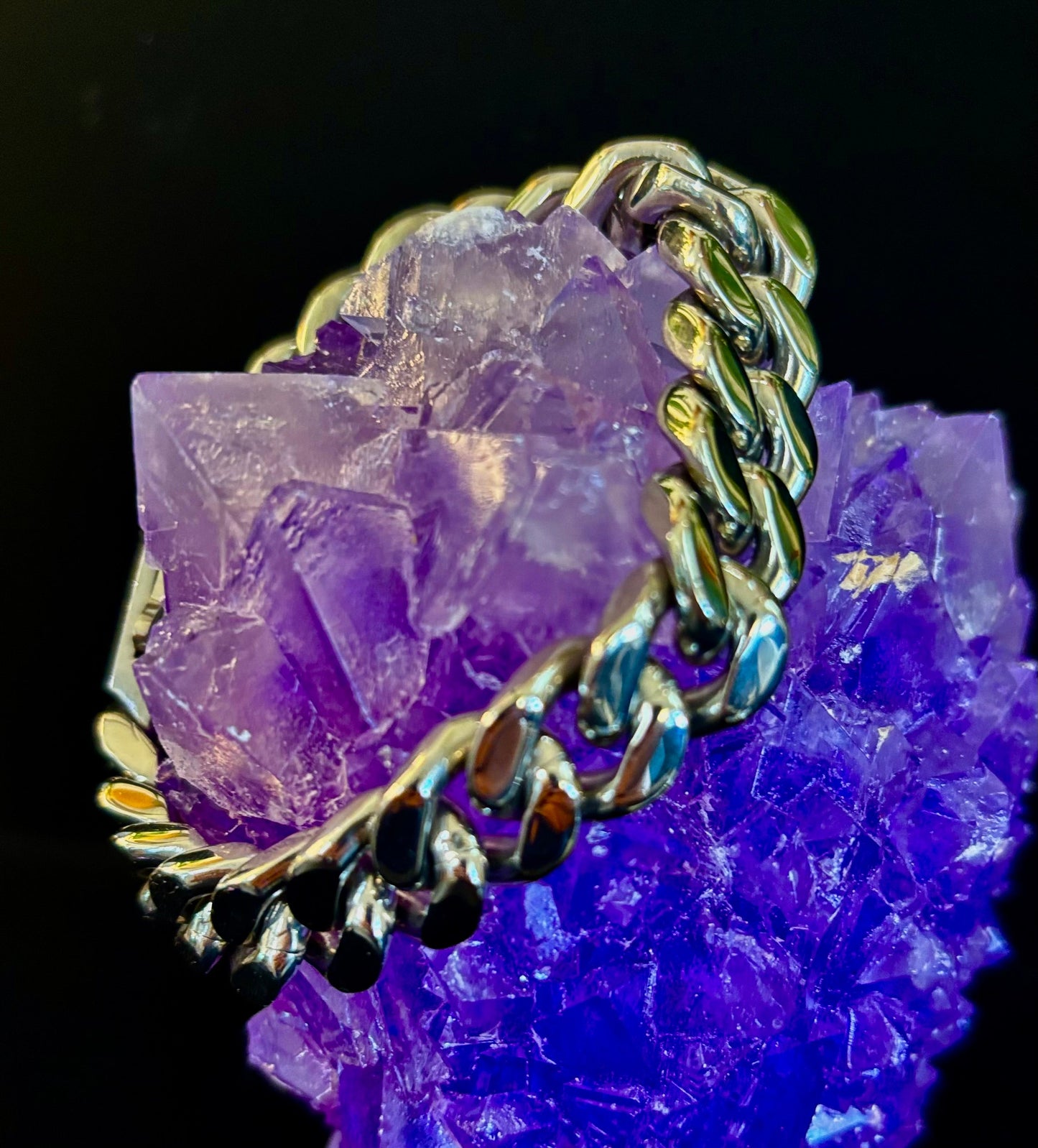 Pulsera de cadena de acero de titanio inclusiva para todos los géneros – Eslabón cubano de 22 cm, plata/oro/arcoíris