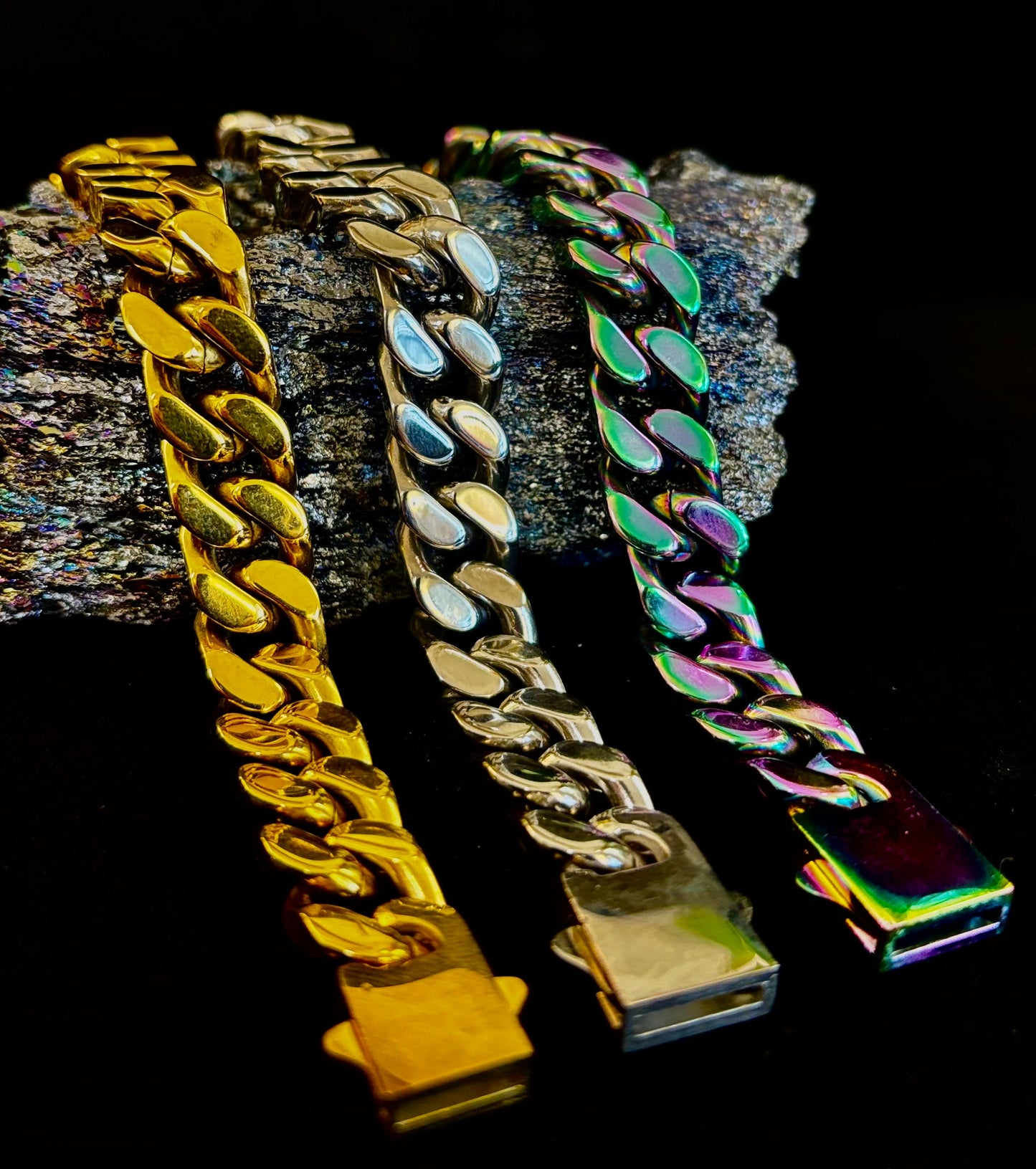 Pulsera de cadena de acero de titanio inclusiva para todos los géneros – Eslabón cubano de 22 cm, plata/oro/arcoíris