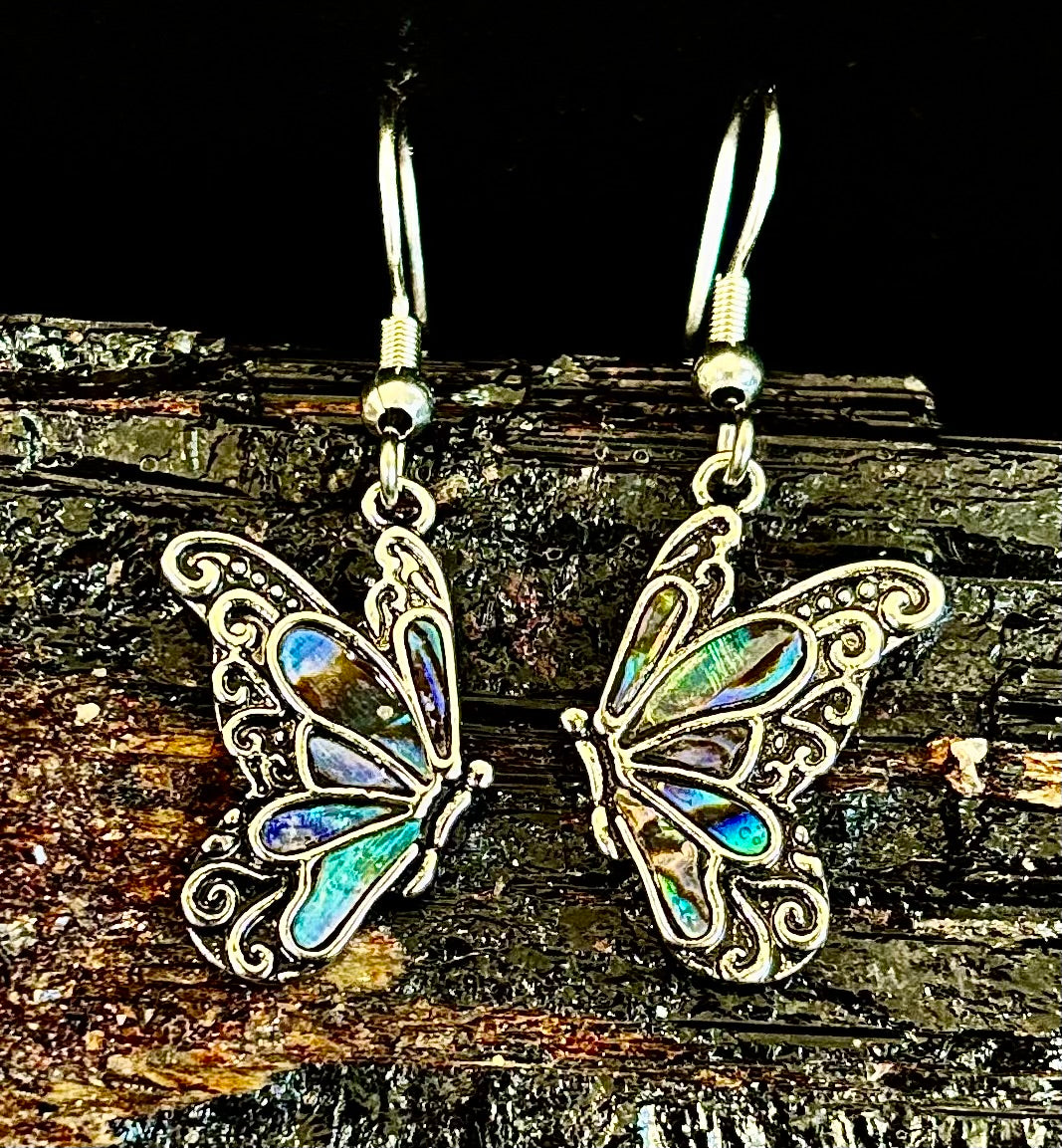 Pendientes de mariposa de abulón pequeños | Joyas colgantes con alas iridiscentes