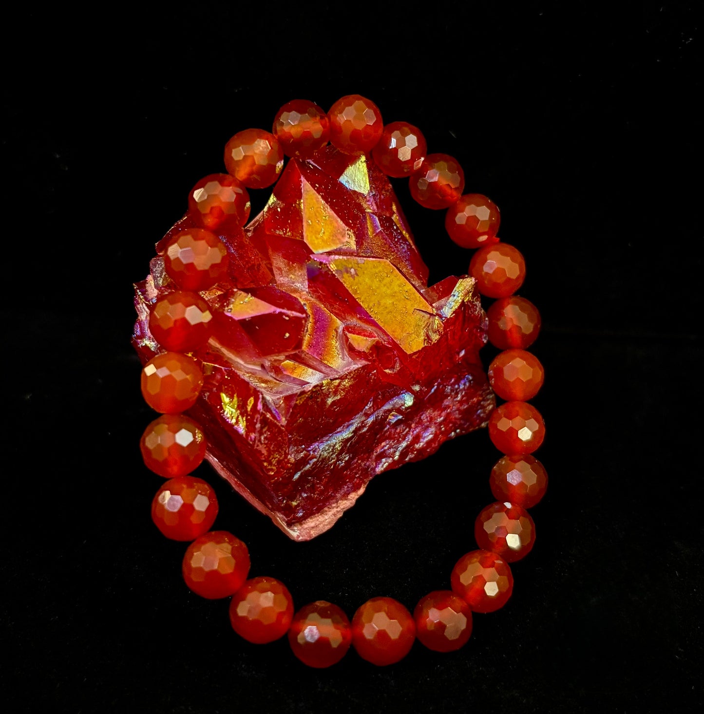 Pulsera de Poder de Ágata Roja Poliédrica – Fuerza, Enraizamiento y Vitalidad (8mm, Muñeca Pequeña-Mediana)