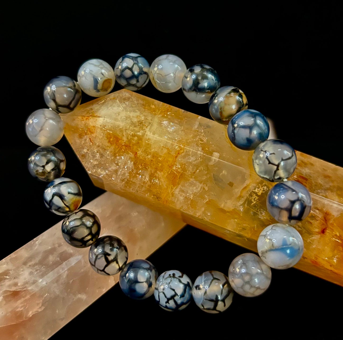 Pulsera de protección de ágata Veta de Dragón en blanco y negro con Reiki (muñecas medianas)