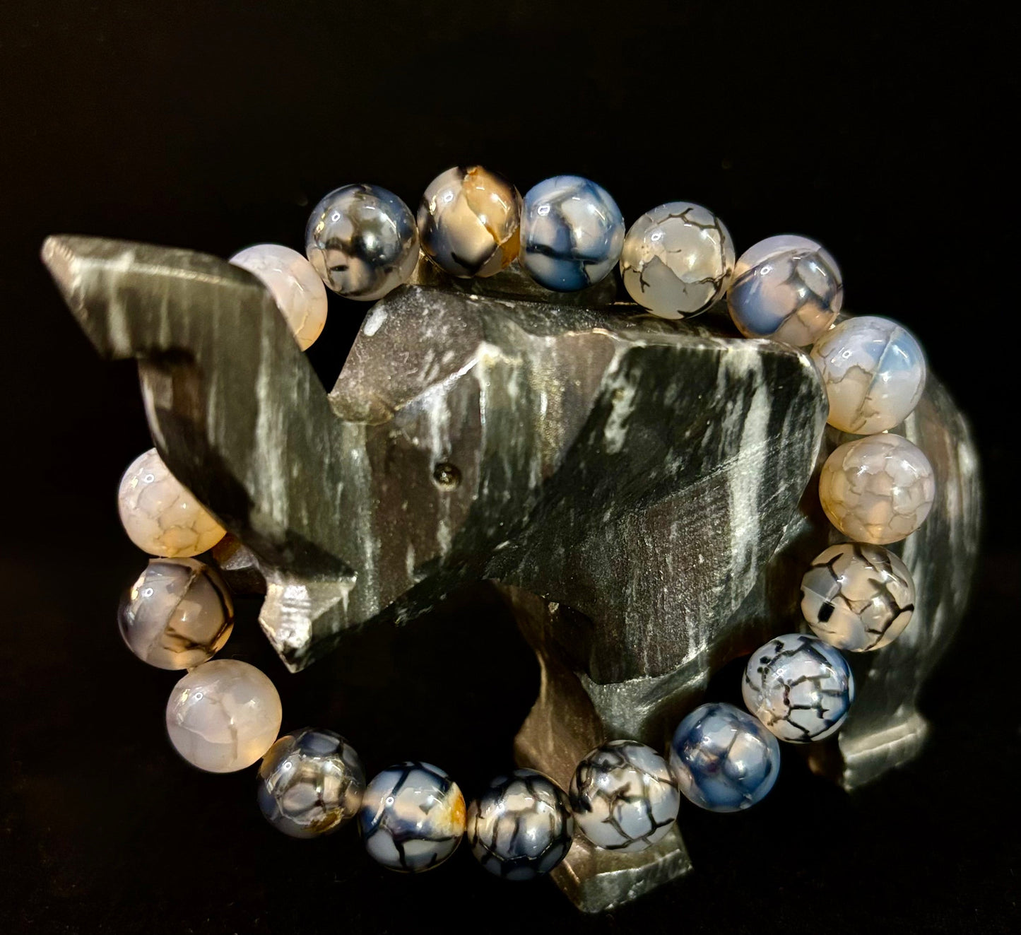 Pulsera de protección de ágata Veta de Dragón en blanco y negro con Reiki (muñecas medianas)