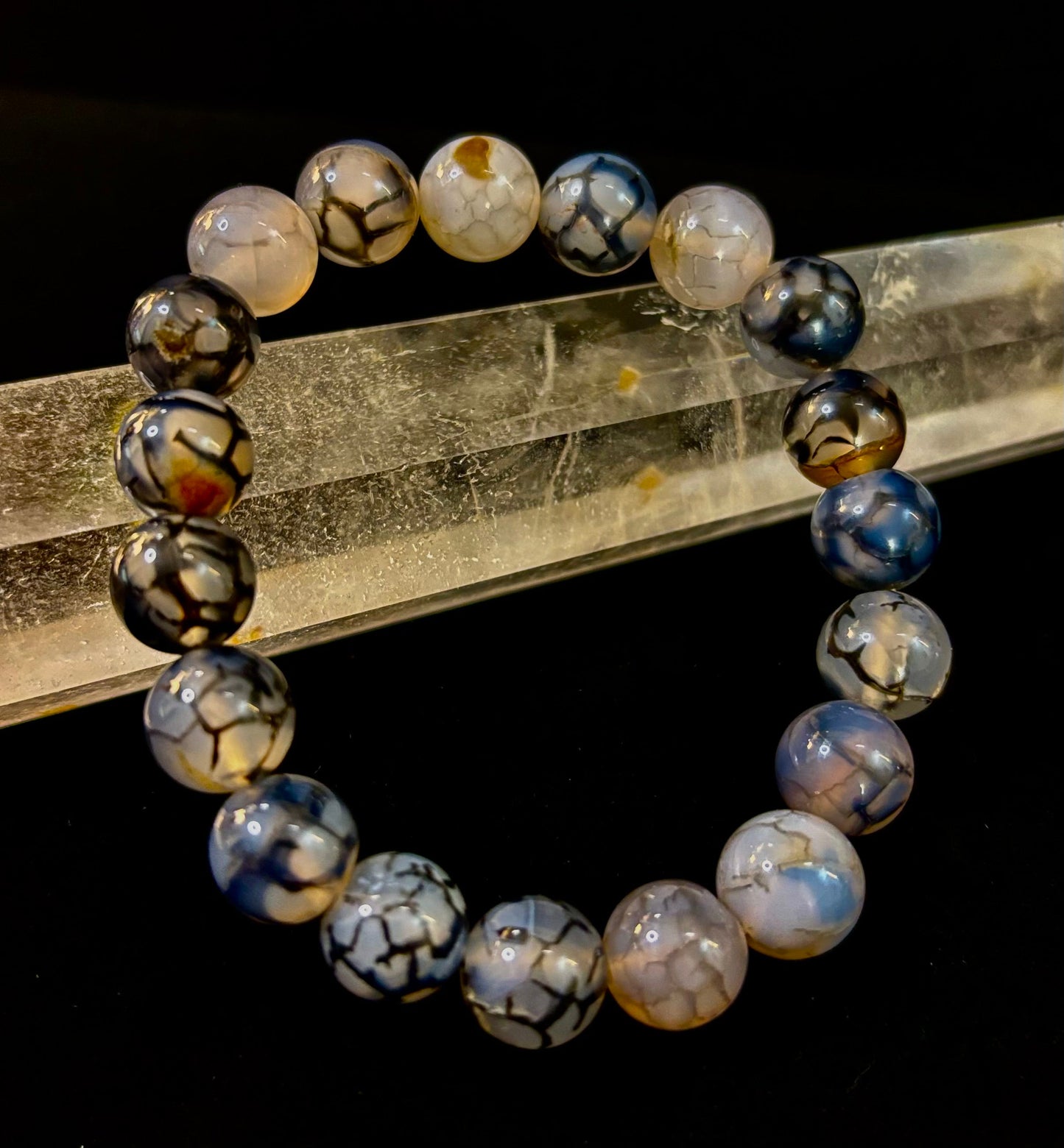 Pulsera de protección de ágata Veta de Dragón en blanco y negro con Reiki (muñecas medianas)
