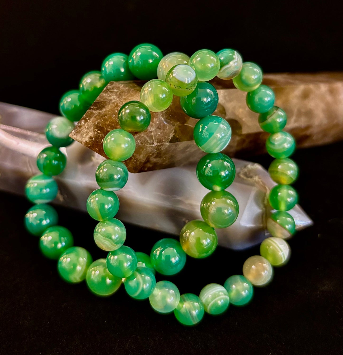 Pulsera de Sanación con Ágata Verde de Rayas Infundida con Reiki (8mm o 10mm) Muñecas Medianas