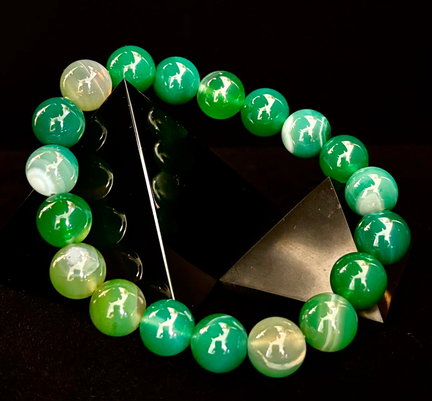 Pulsera de Sanación con Ágata Verde de Rayas Infundida con Reiki (8mm o 10mm) Muñecas Medianas