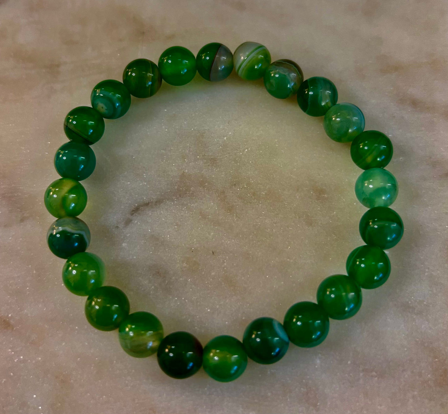 Pulsera de Sanación con Ágata Verde de Rayas Infundida con Reiki (8mm o 10mm) Muñecas Medianas