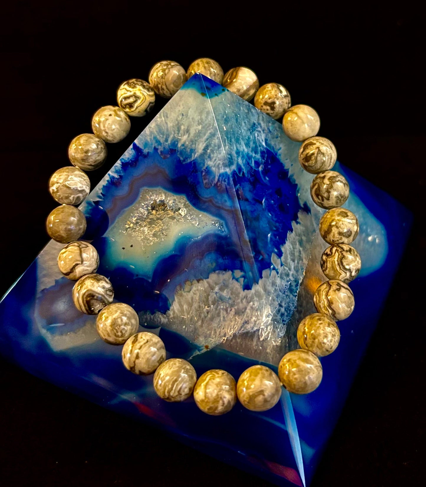 Pulsera de manifestación y conexión a tierra de jaspe de encaje ondulado de 8 mm con infusión de Reiki (muñecas medianas-grandes)