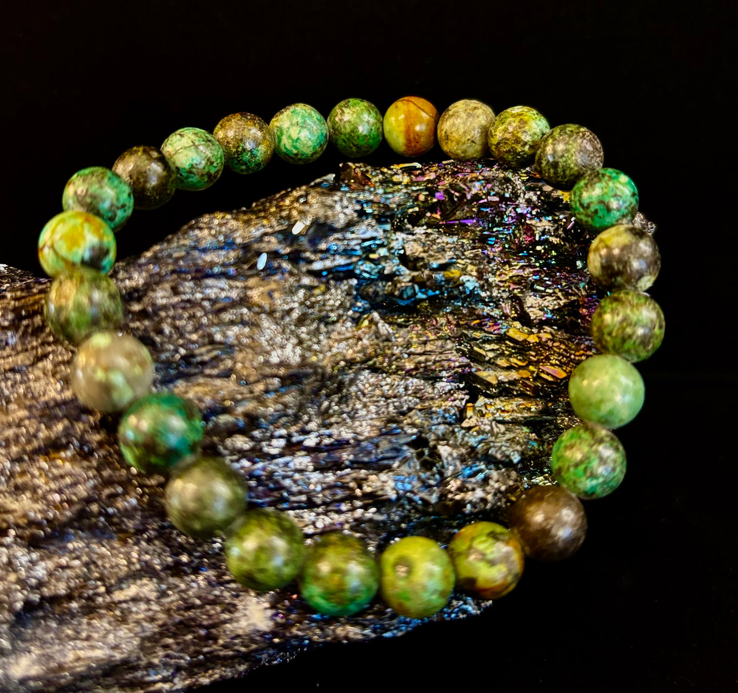 Pulsera de turquesa africana de 8 mm con infusión de reiki para el crecimiento y la manifestación (muñecas medianas-grandes)