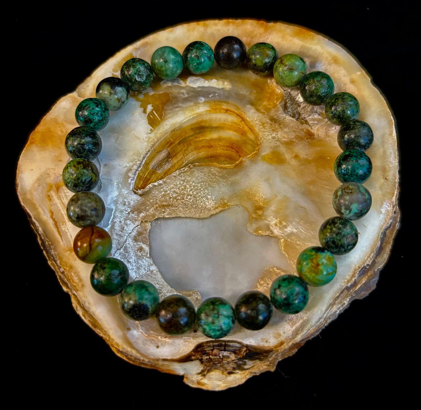 Pulsera de turquesa africana de 8 mm con infusión de reiki para el crecimiento y la manifestación (muñecas medianas-grandes)