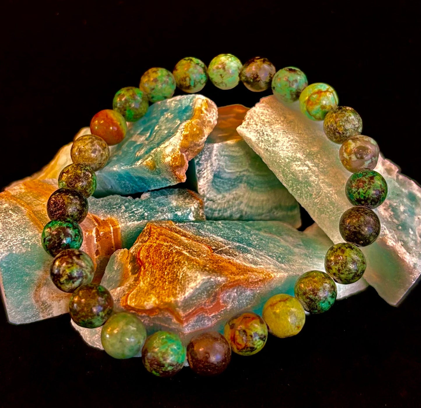Pulsera de turquesa africana de 8 mm con infusión de reiki para el crecimiento y la manifestación (muñecas medianas-grandes)