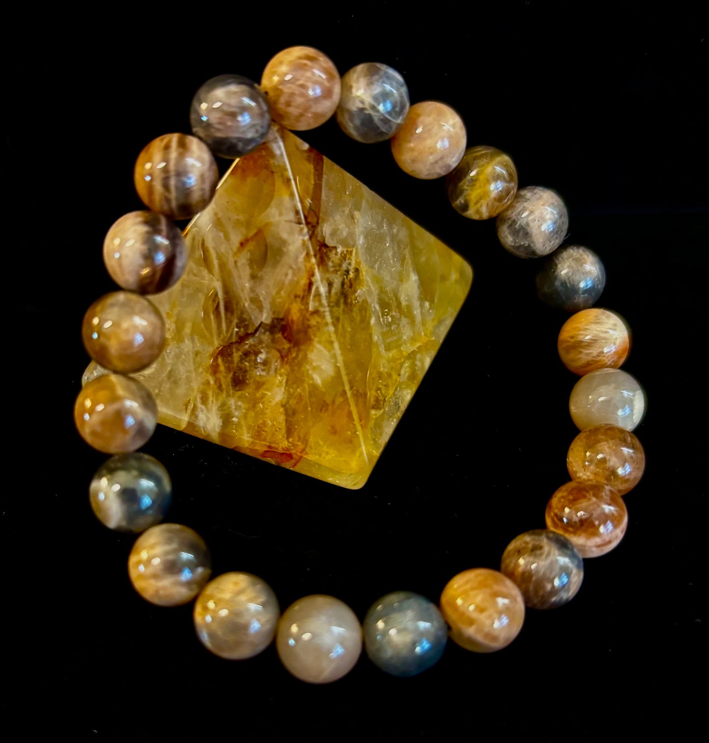 Pulsera de Piedra Luna Negra de 8mm Infundida con Reiki para la Intuición y Manifestación (Muñecas Medianas-Grandes)