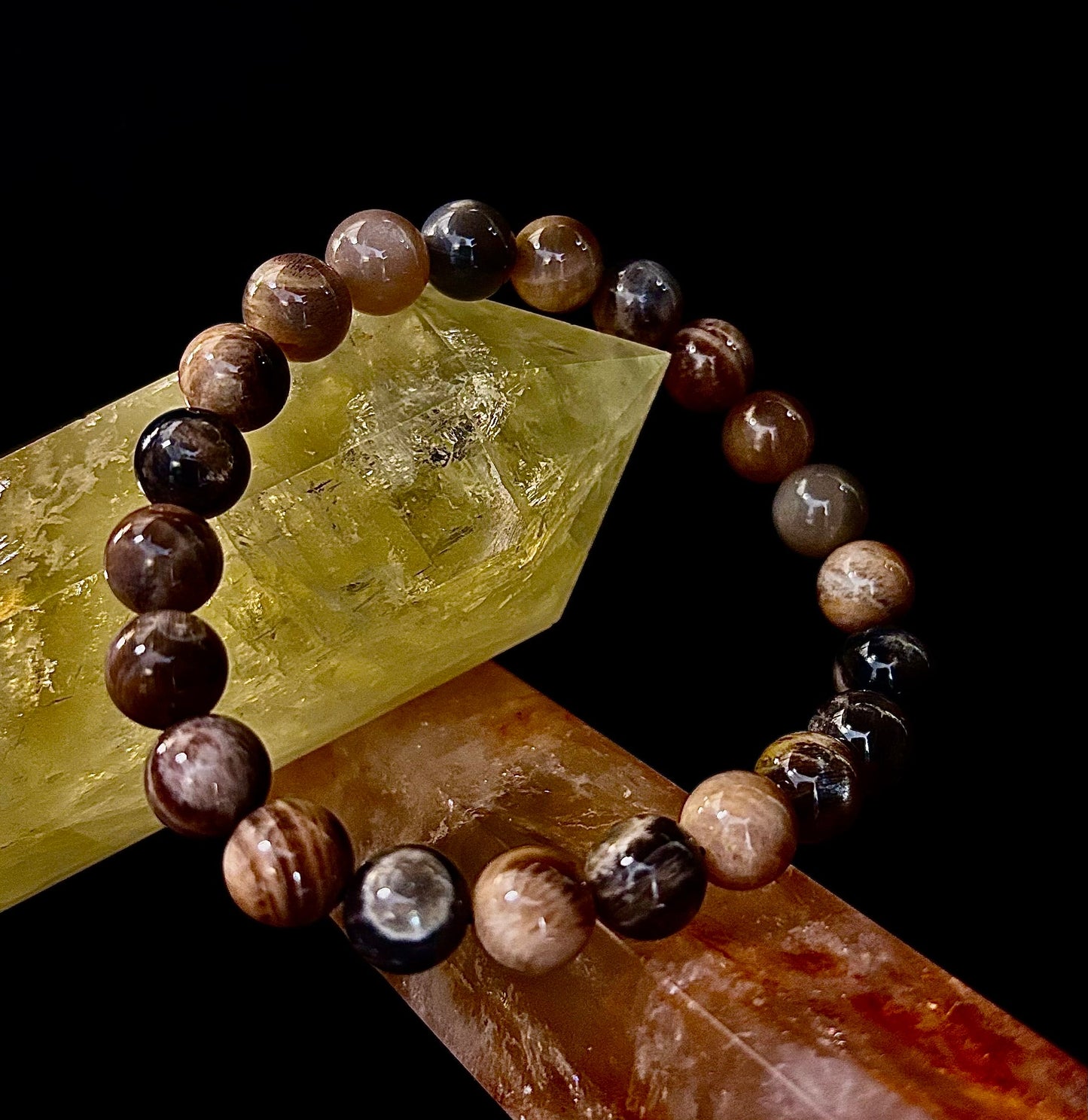 Pulsera de Piedra Luna Negra de 8mm Infundida con Reiki para la Intuición y Manifestación (Muñecas Medianas-Grandes)