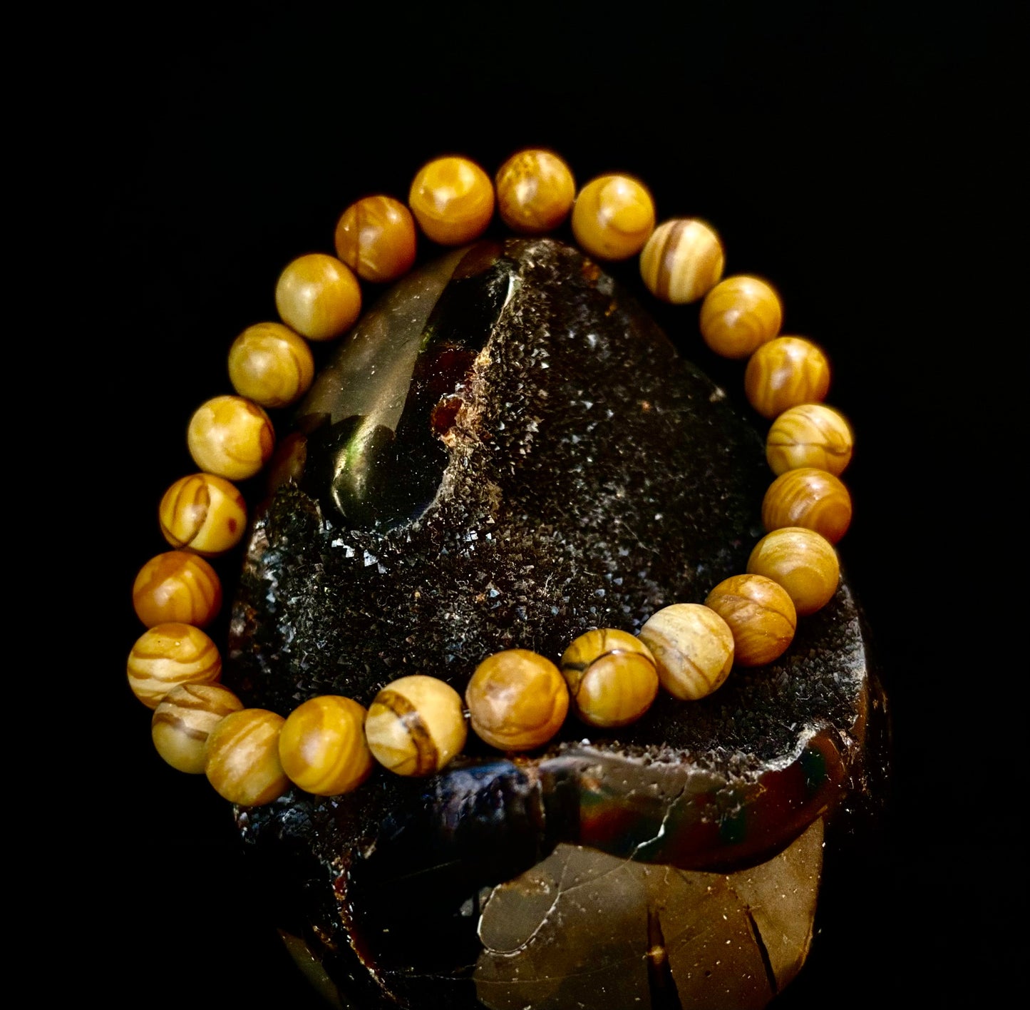 Pulsera de Ágata Encaje de Madera de 8 mm Infundida con Reiki para Conexión a Tierra y Manifestación (Muñecas Medianas-Grandes)