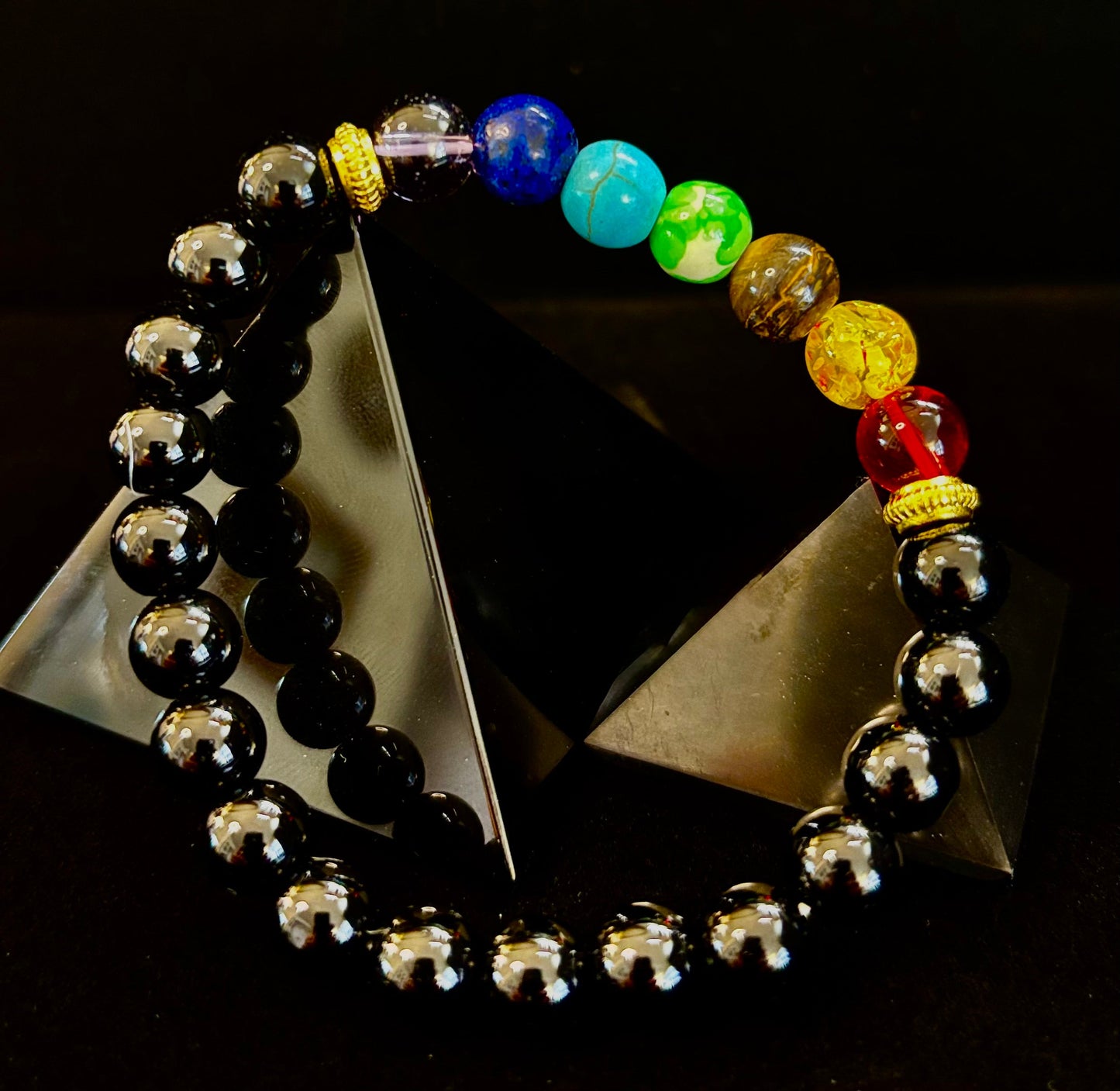 Pulsera de equilibrio y protección con infusión de Reiki, 7 chakras y ónix negro (muñeca mediana)