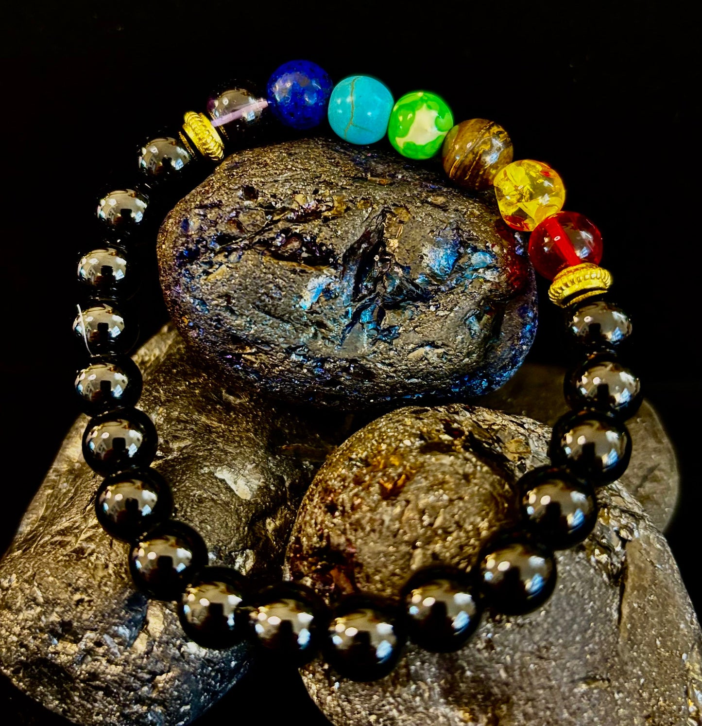 Pulsera de equilibrio y protección con infusión de Reiki, 7 chakras y ónix negro (muñeca mediana)