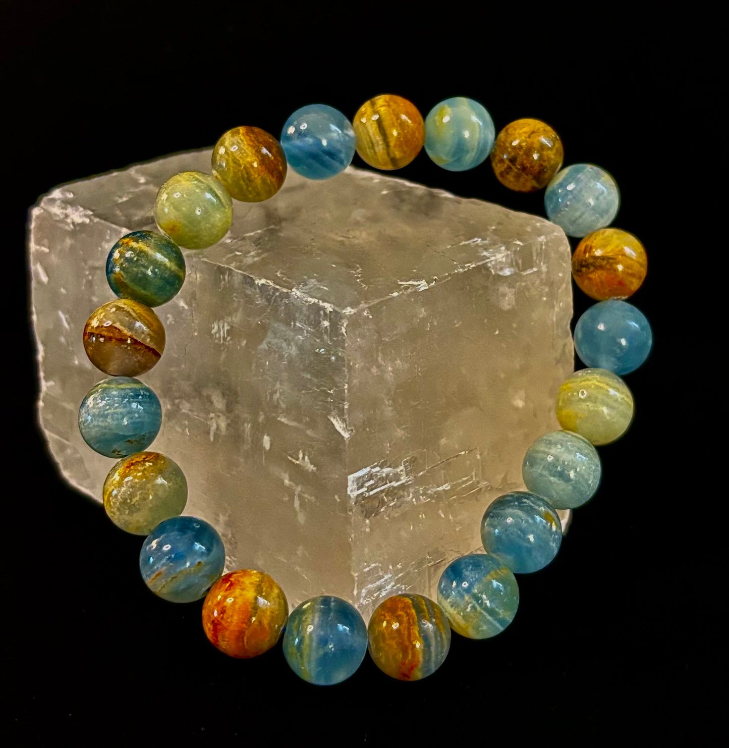 Pulsera de calcita lemuriana de Aquatine - Cuentas de 8 mm y 10 mm (muñecas medianas)