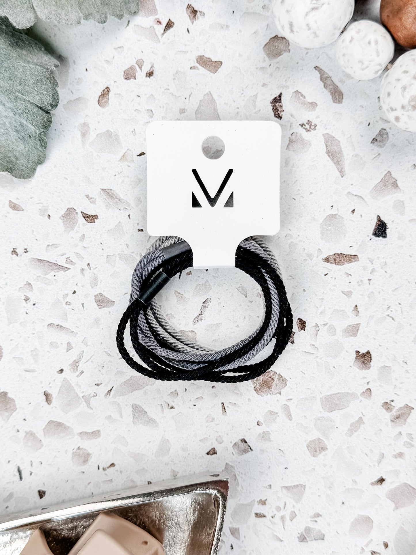 Juegos de gomas para el pelo Michelle Mae en blanco y negro
