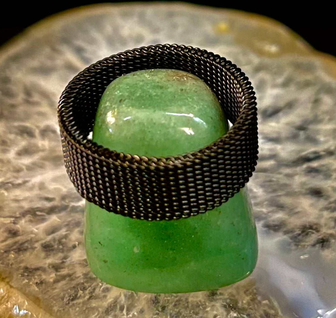 Anillo de malla de acero inoxidable unisex – Banda flexible y moderna en tonos negro, oro rosa y plata